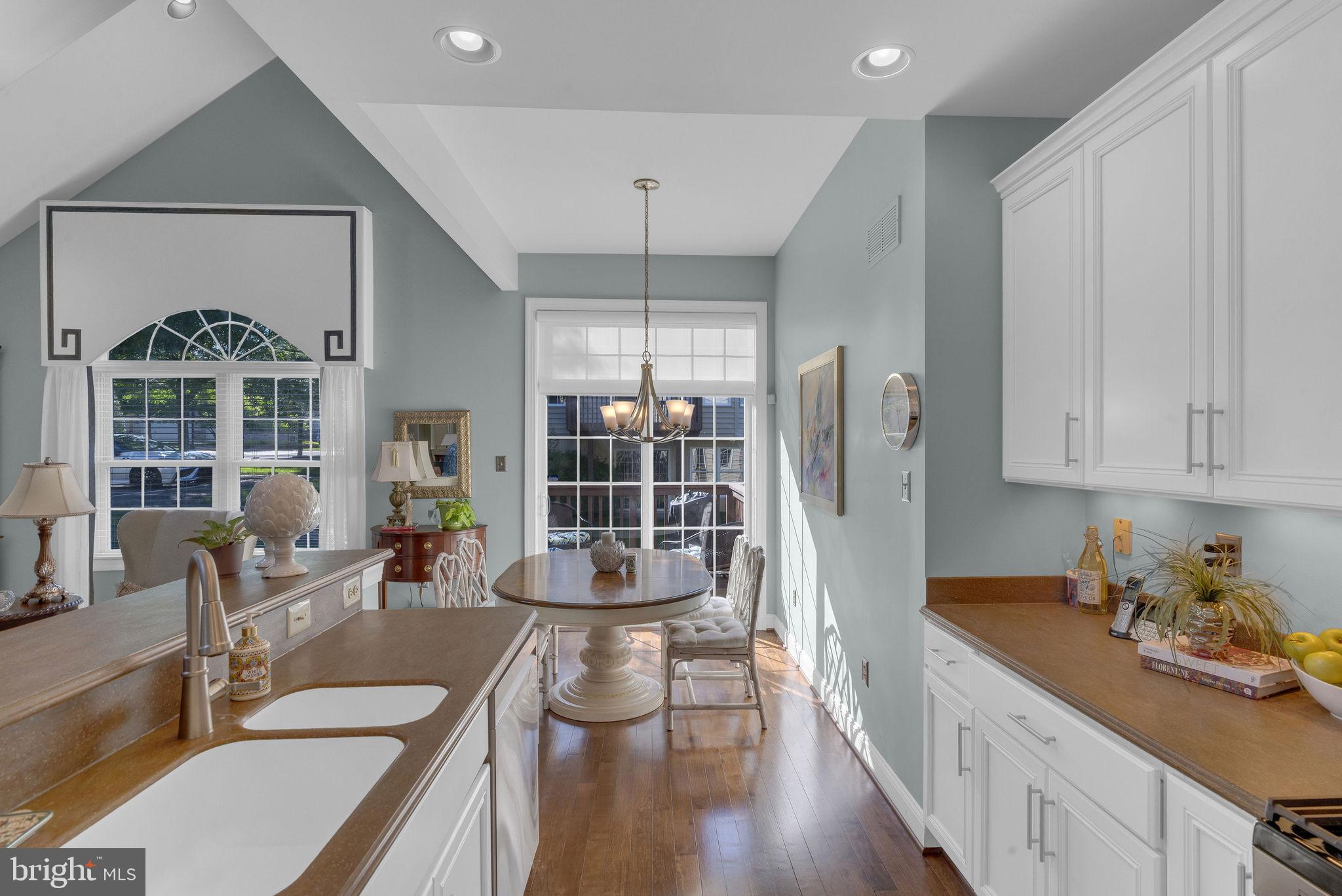 MONTGOMERY WALK - Residential