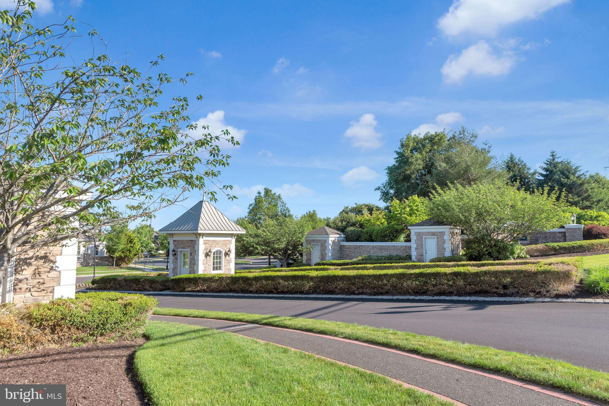 MONTGOMERY WALK - Residential