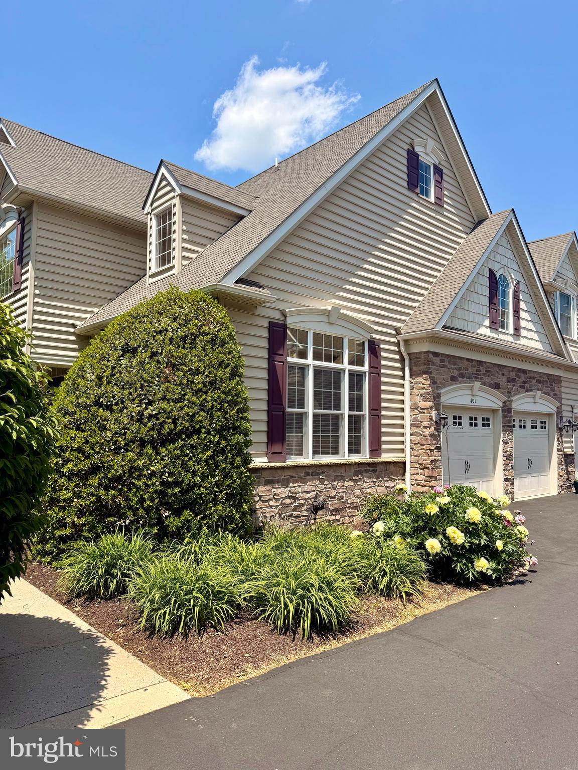 MONTGOMERY WALK - Residential