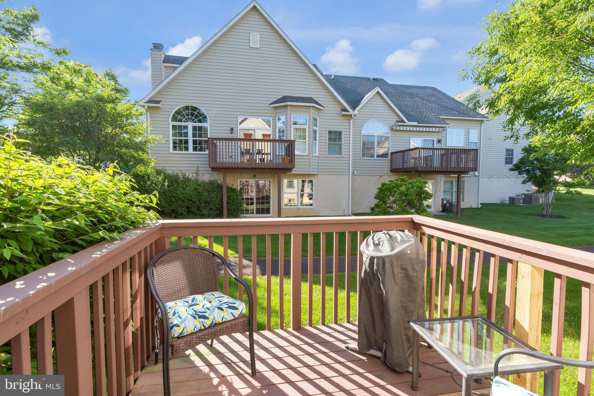 MONTGOMERY WALK - Residential