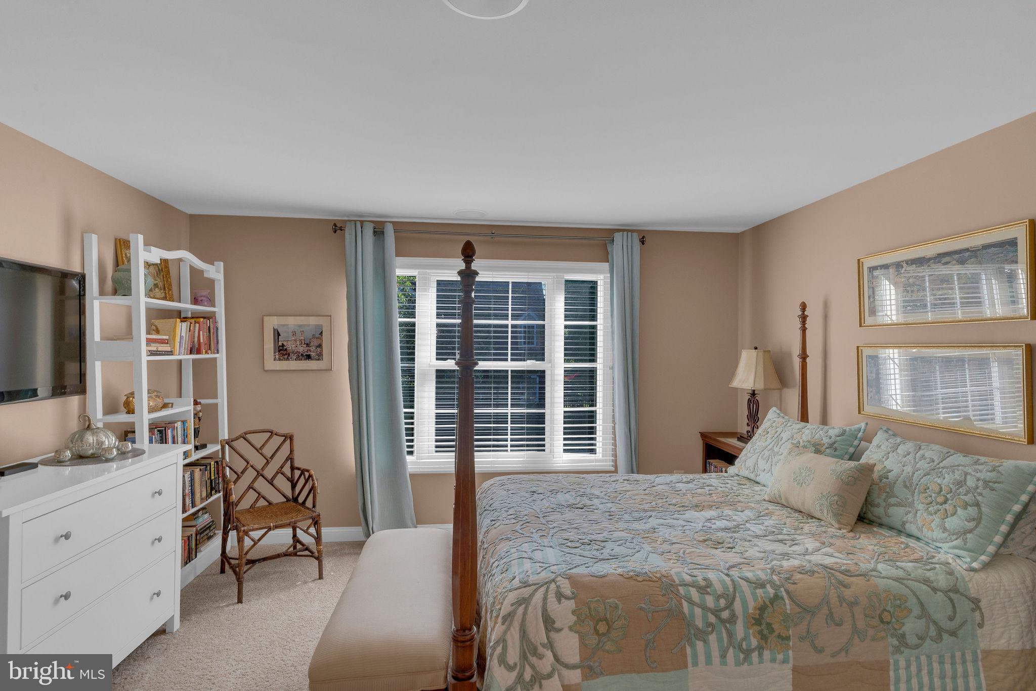 MONTGOMERY WALK - Residential