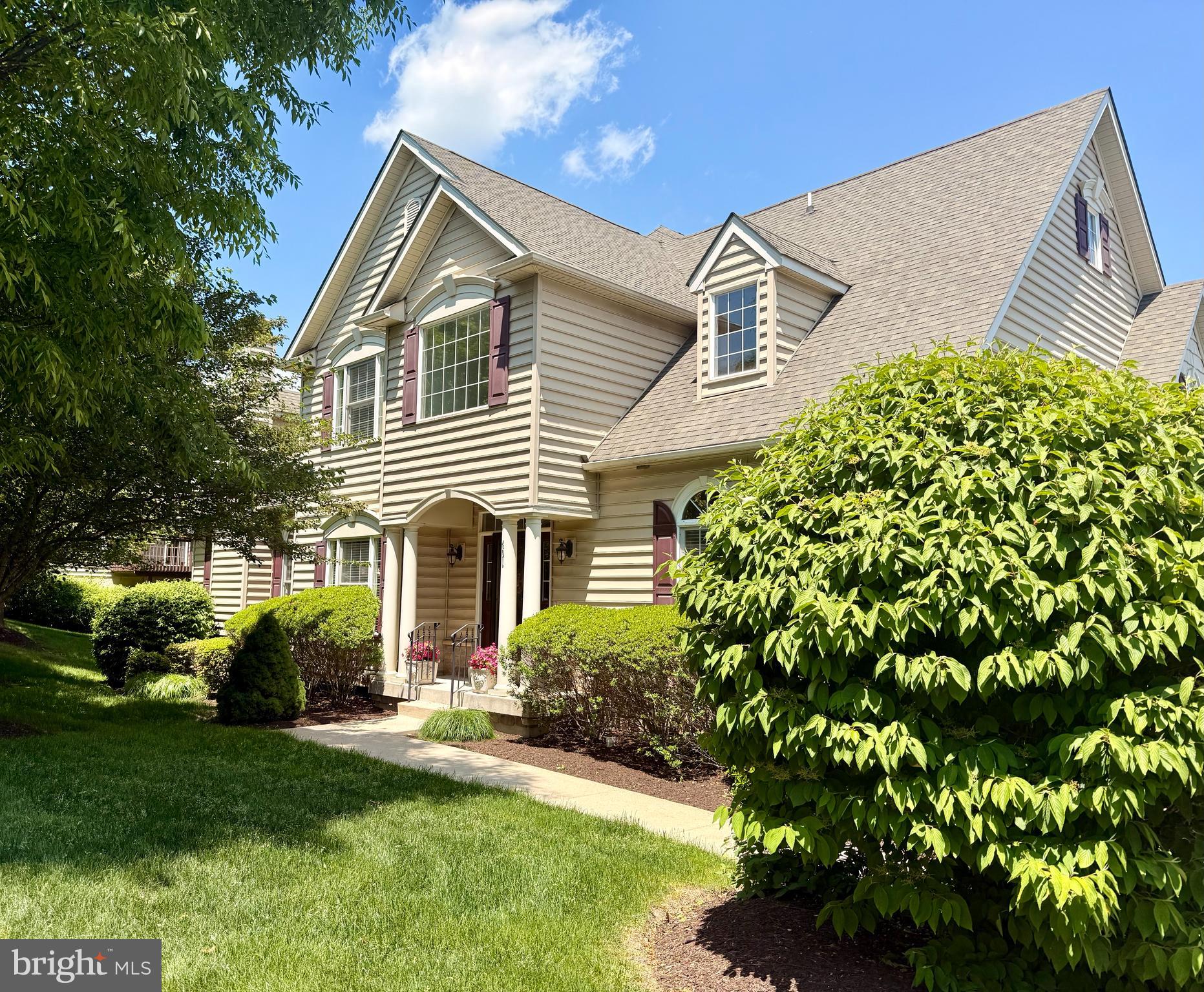 MONTGOMERY WALK - Residential
