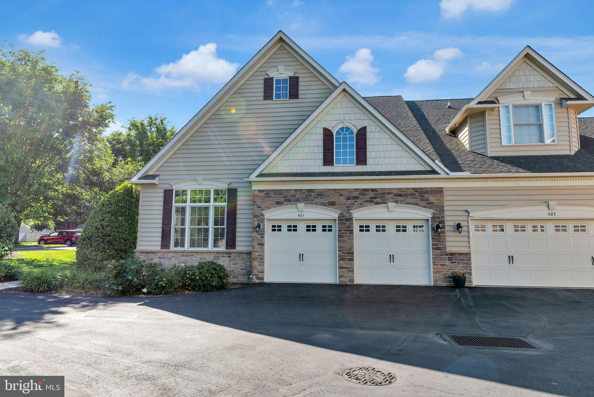 MONTGOMERY WALK - Residential