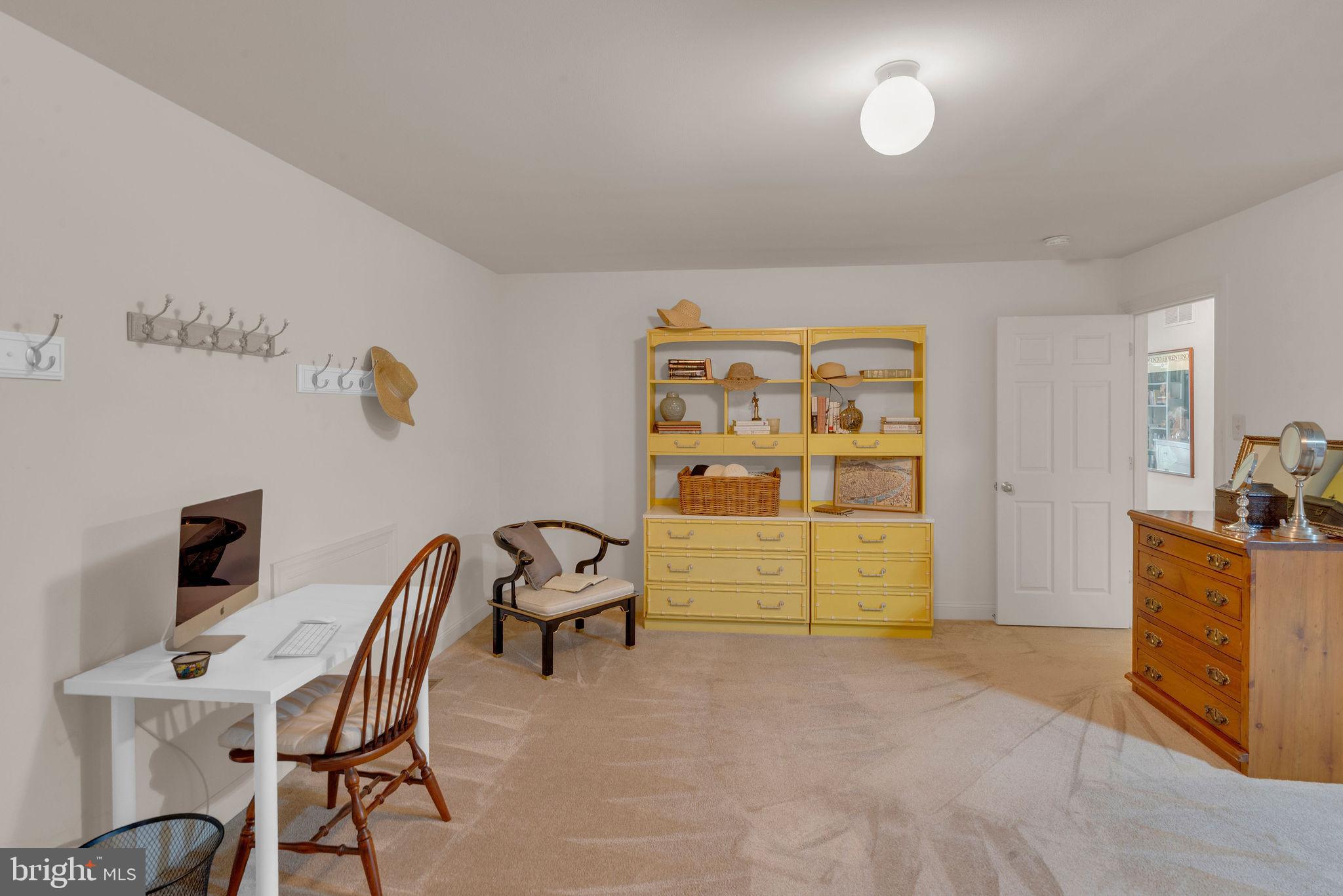 MONTGOMERY WALK - Residential
