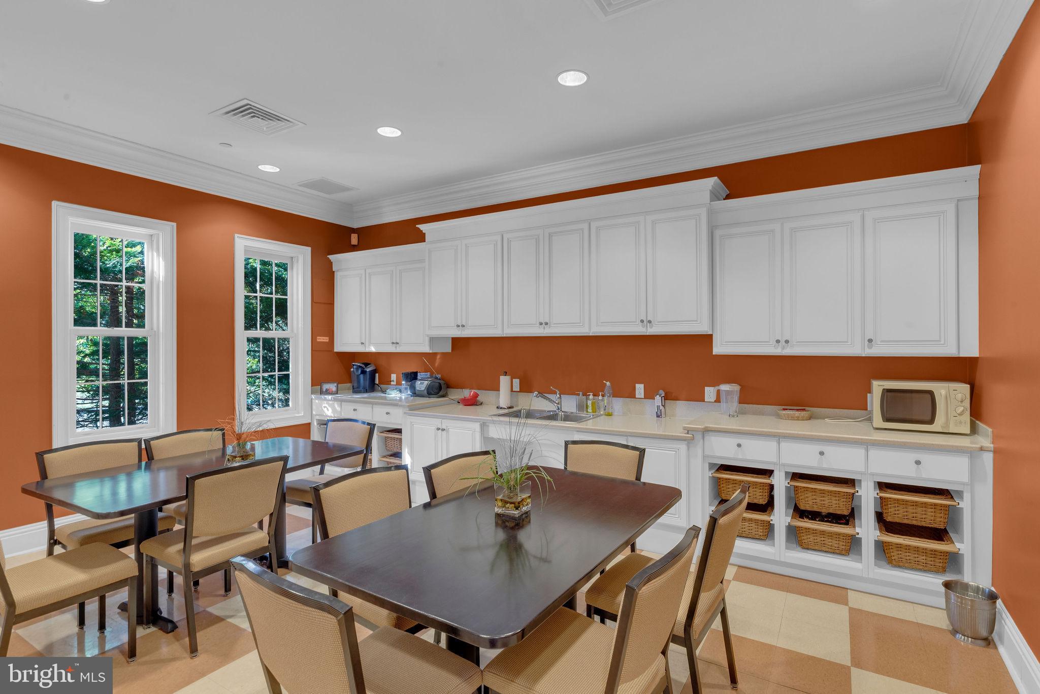 MONTGOMERY WALK - Residential