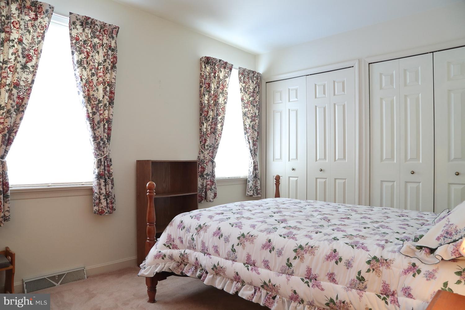 NEW HOLLAND BOROUGH - Residential