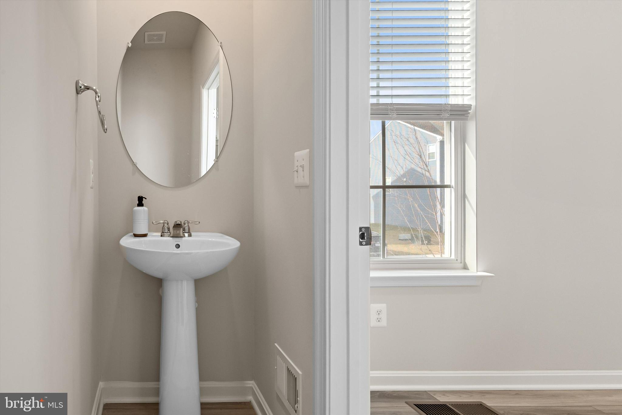 SENSENY VILLAGE - Residential Lease