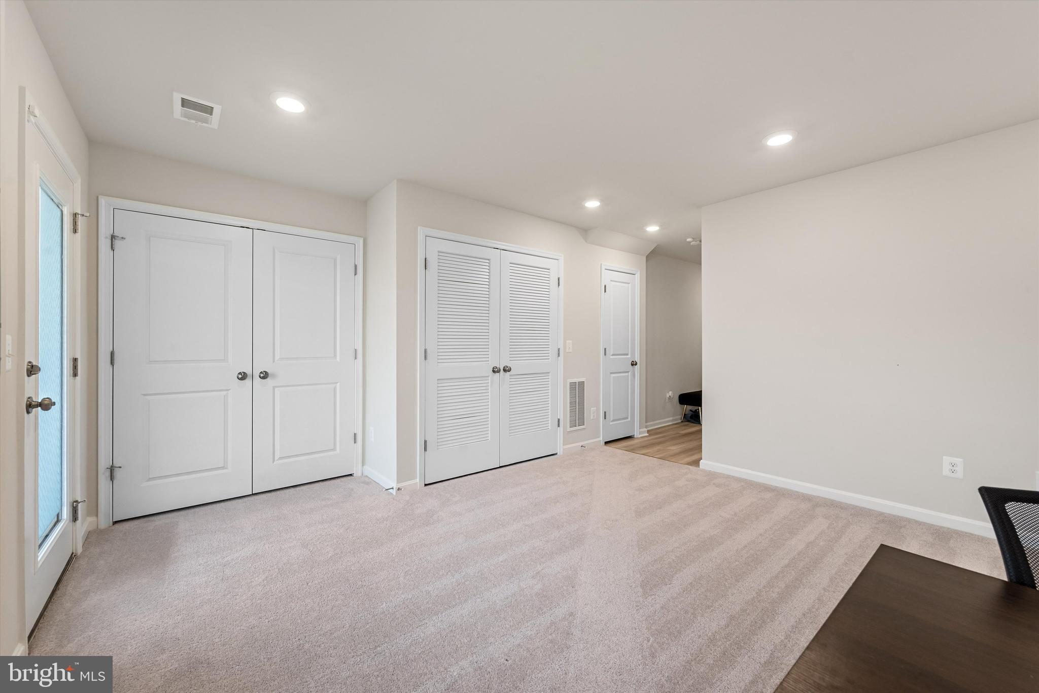 SENSENY VILLAGE - Residential Lease