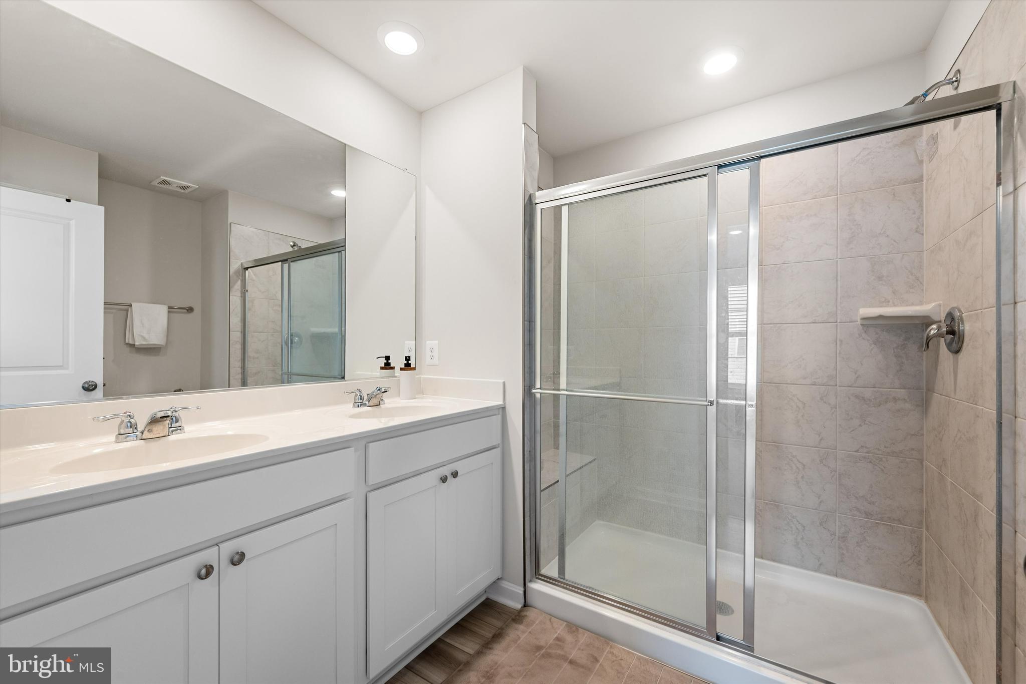 SENSENY VILLAGE - Residential Lease