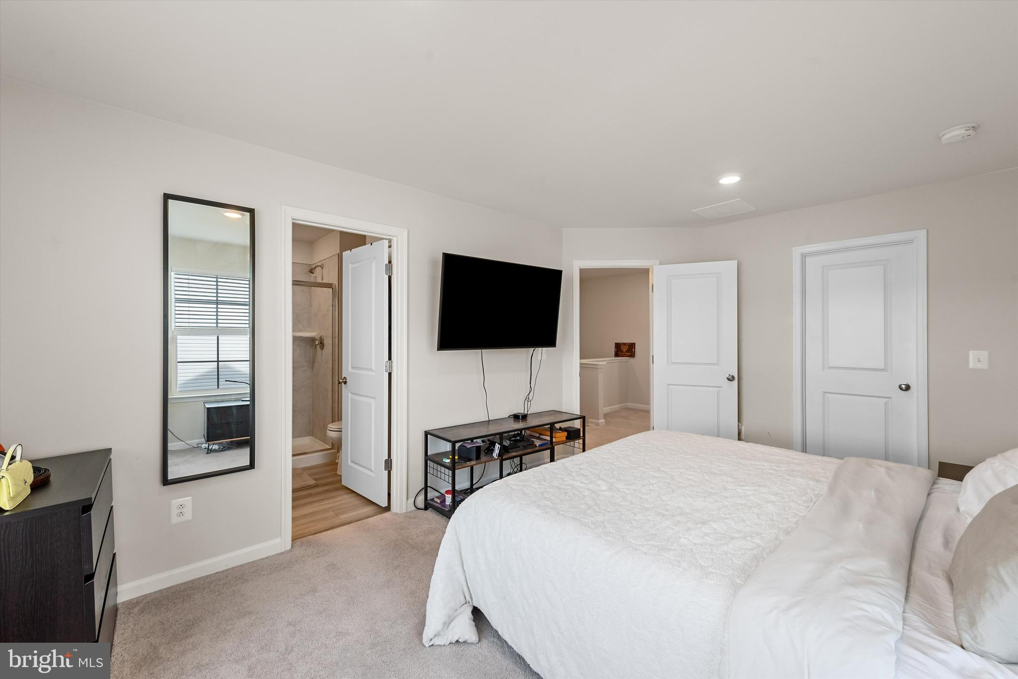SENSENY VILLAGE - Residential Lease