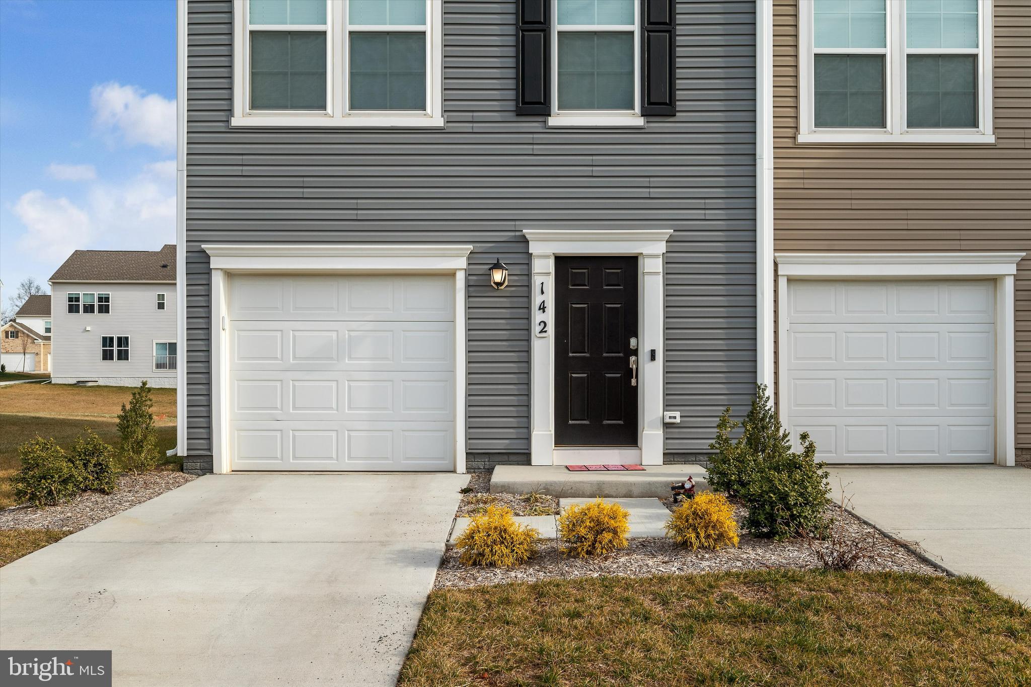 SENSENY VILLAGE - Residential Lease