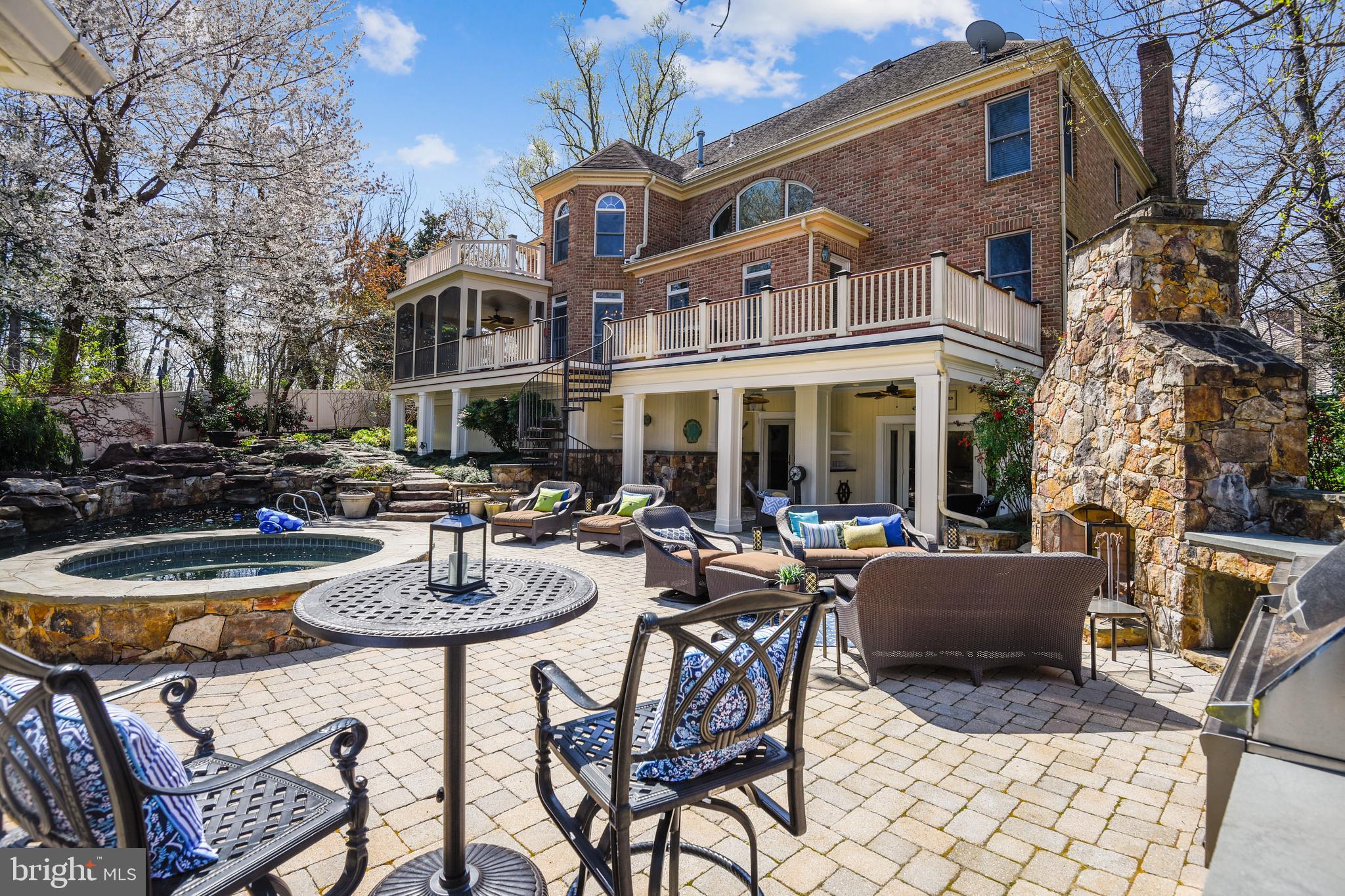 SANCTUARY AT SOUTH RIVER - Residential