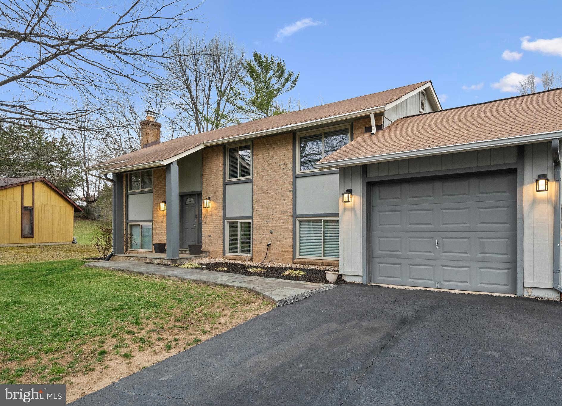 HUNTERS CREEK - Residential