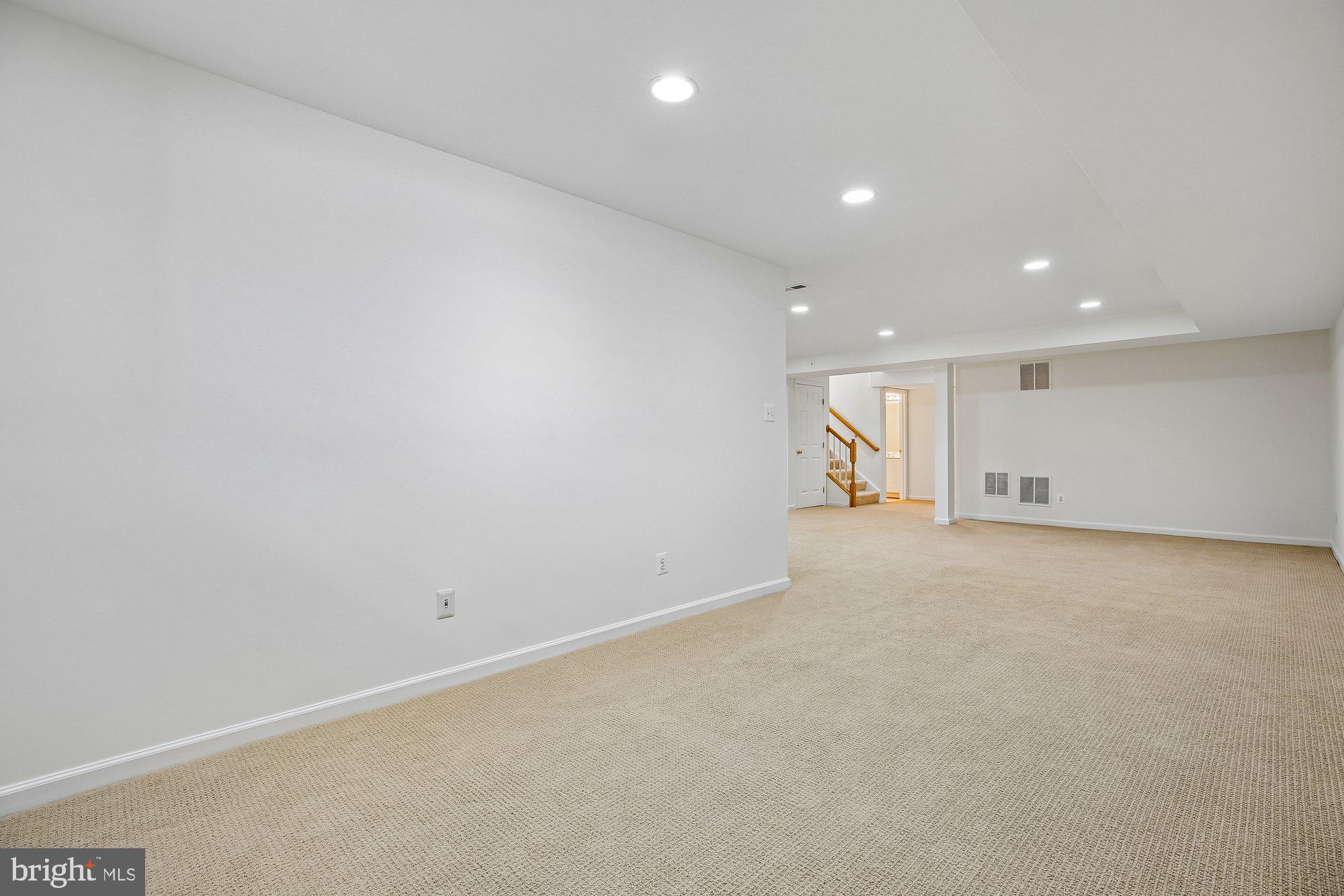 LAKELANDS - Residential