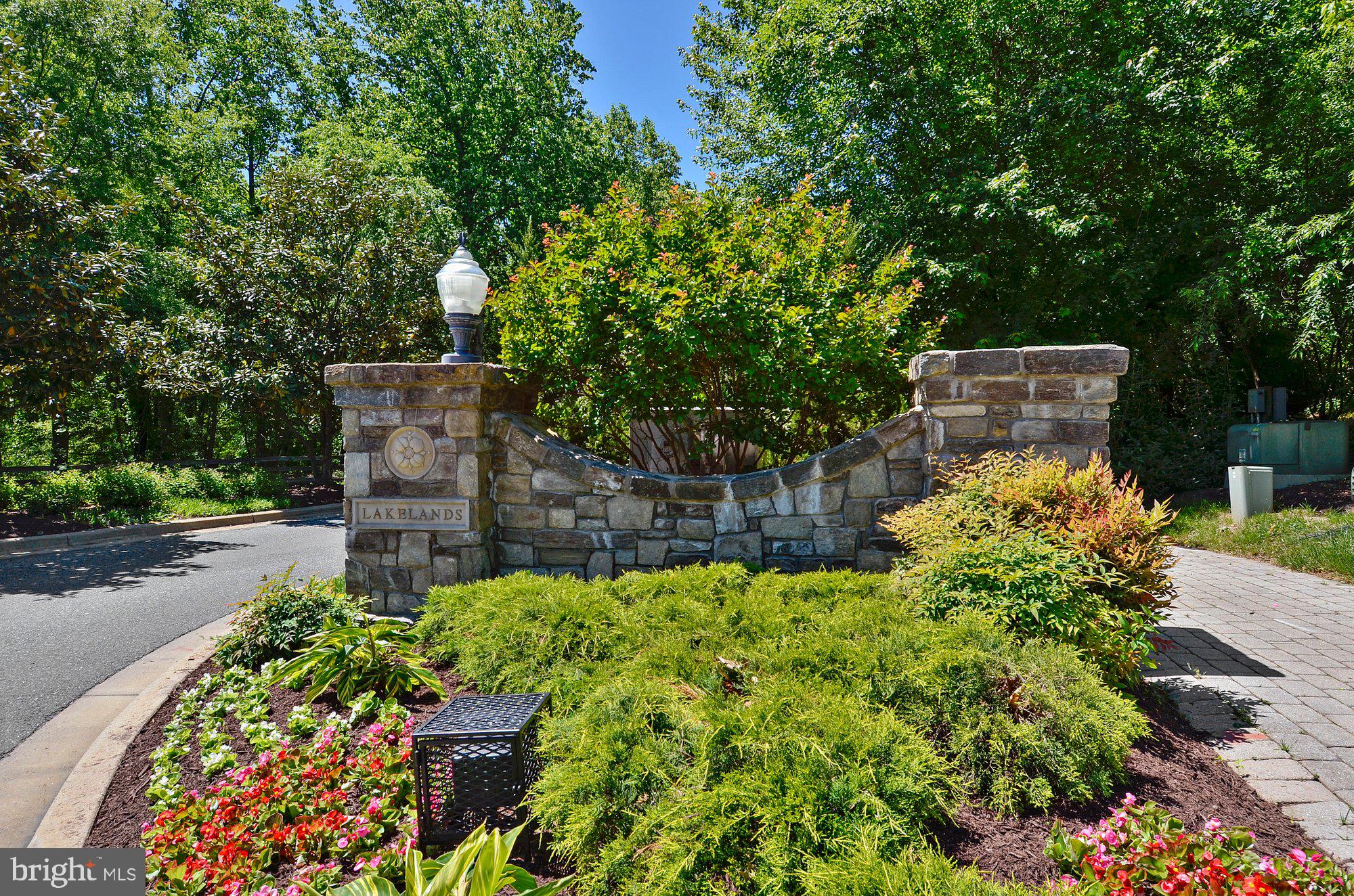 LAKELANDS - Residential