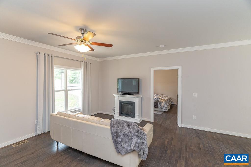 HIDDEN FARMS ESTATES - Residential