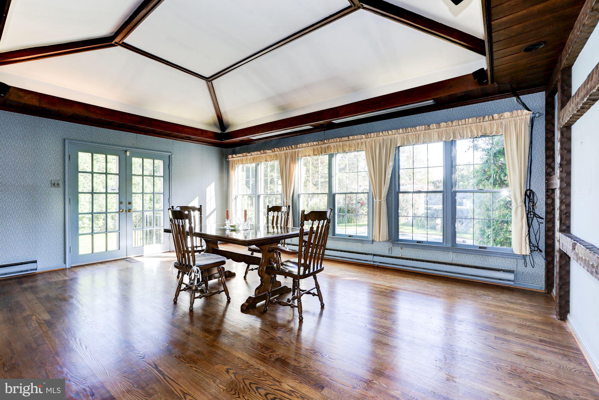 GLEN HILLS - Residential