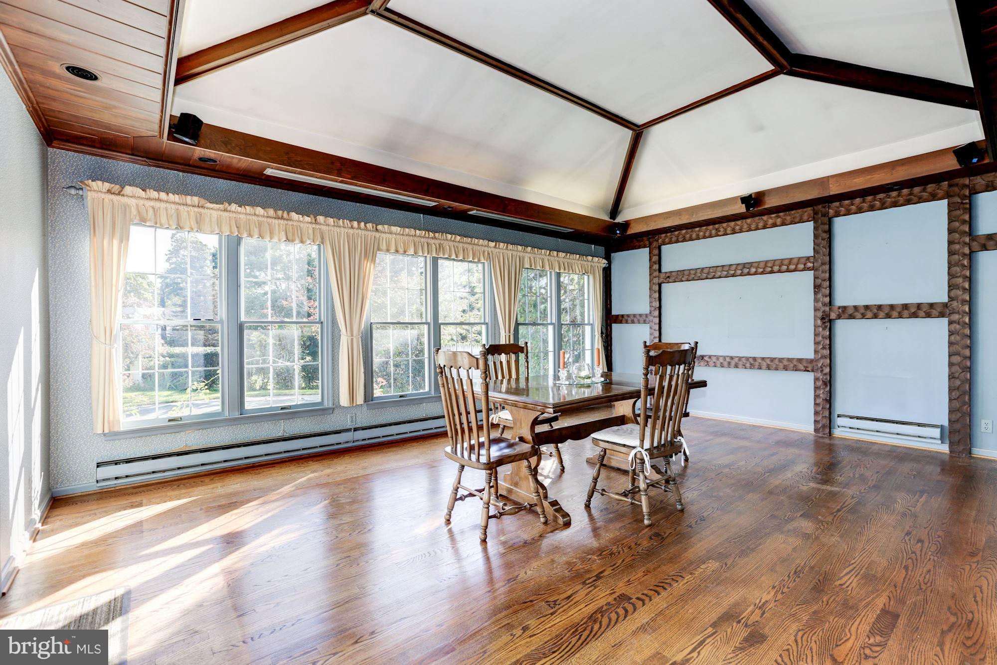 GLEN HILLS - Residential