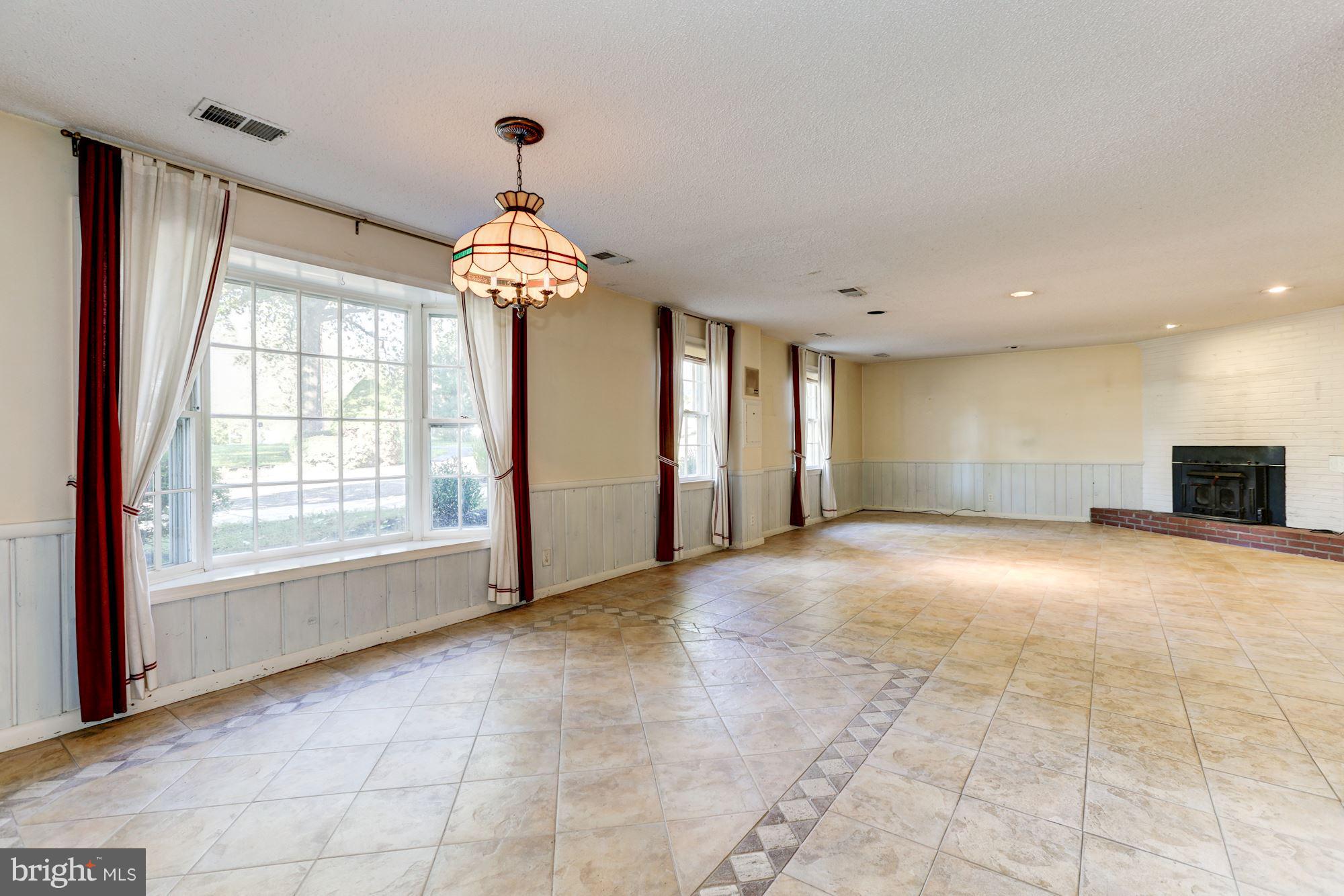 GLEN HILLS - Residential