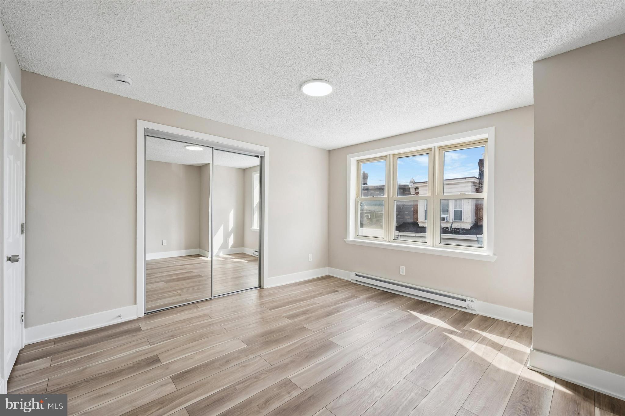 ELMWOOD PARK - Residential
