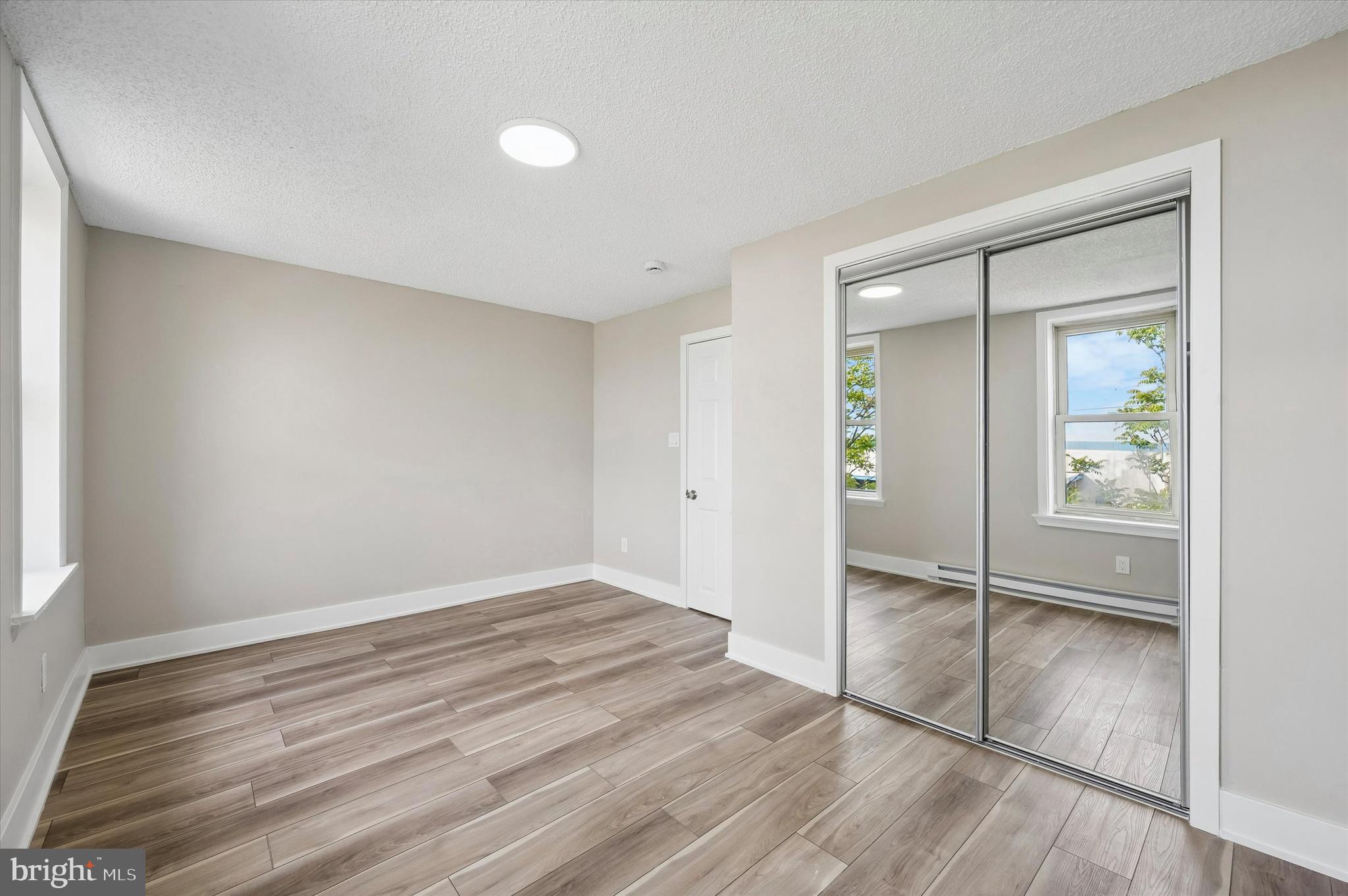 ELMWOOD PARK - Residential