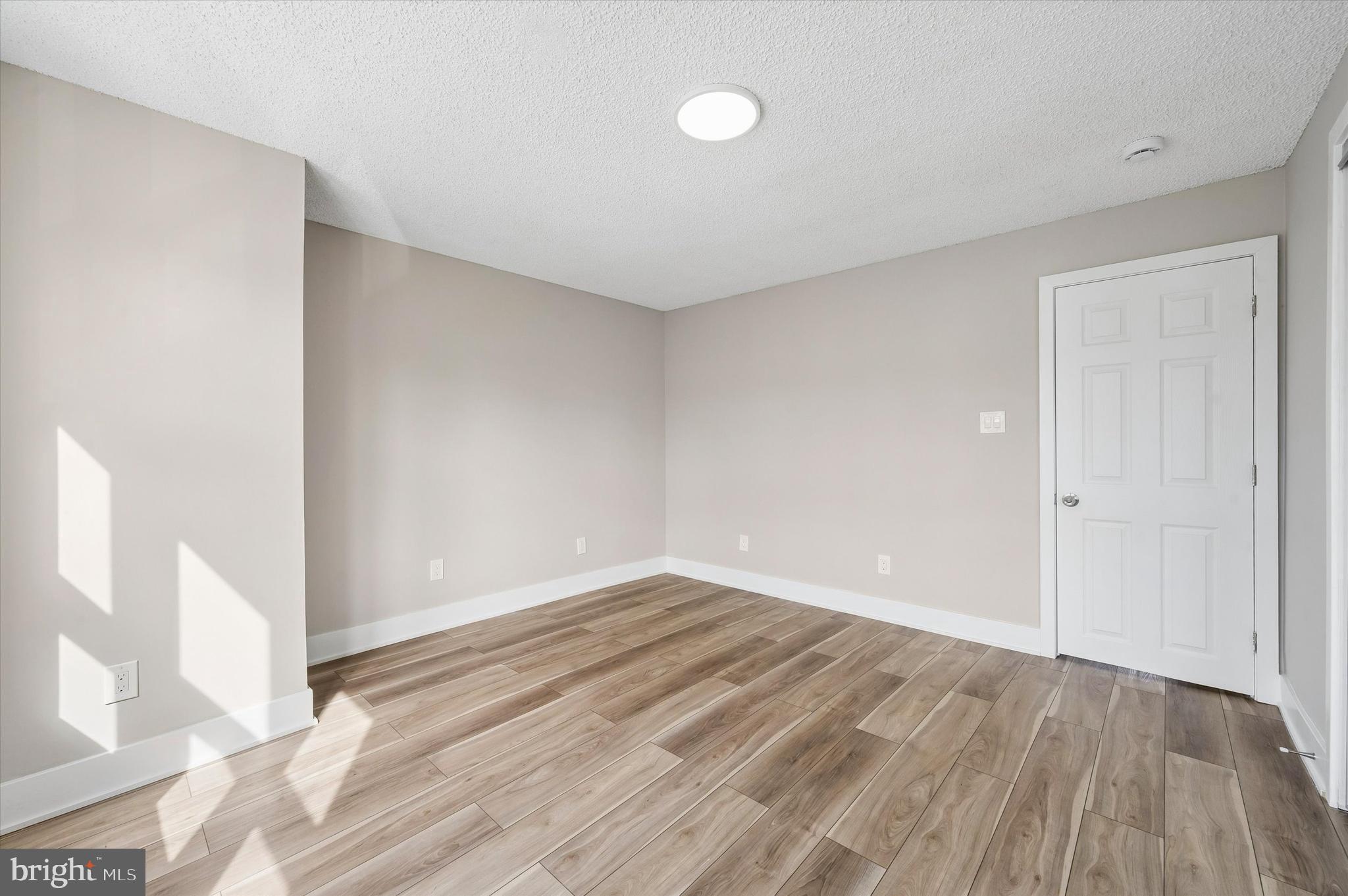 ELMWOOD PARK - Residential