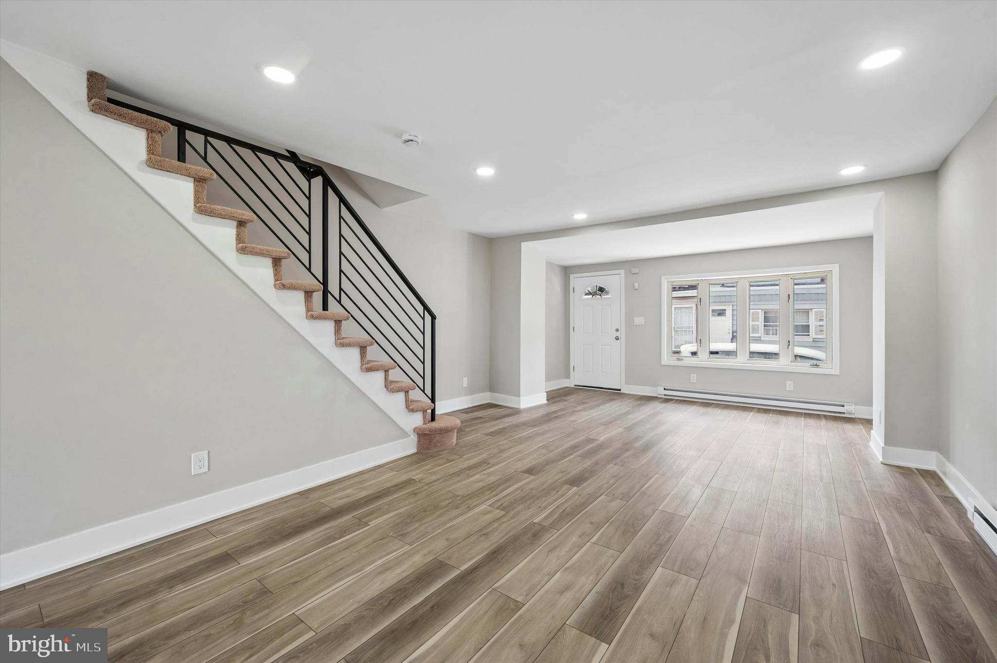 ELMWOOD PARK - Residential