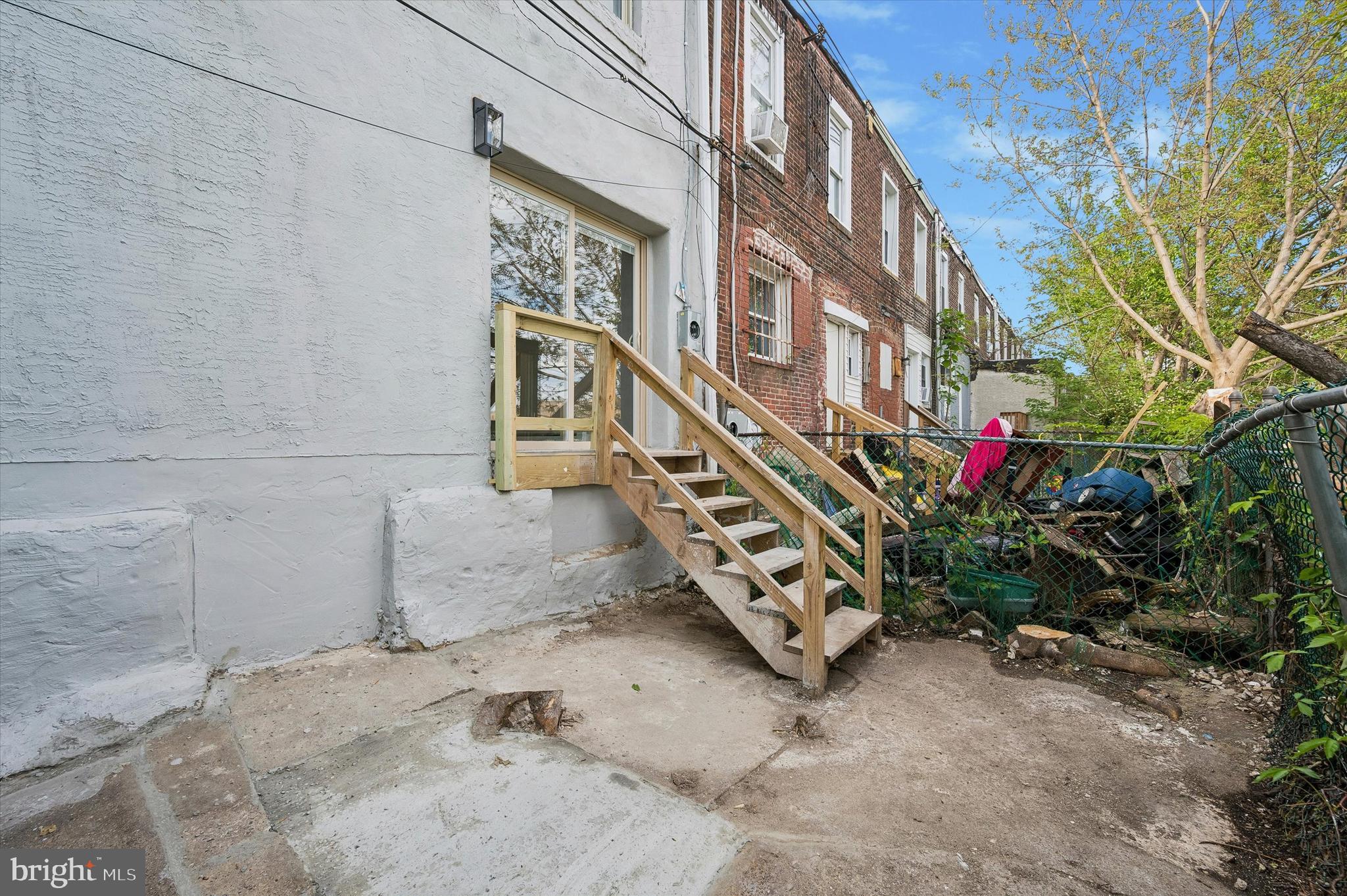 ELMWOOD PARK - Residential
