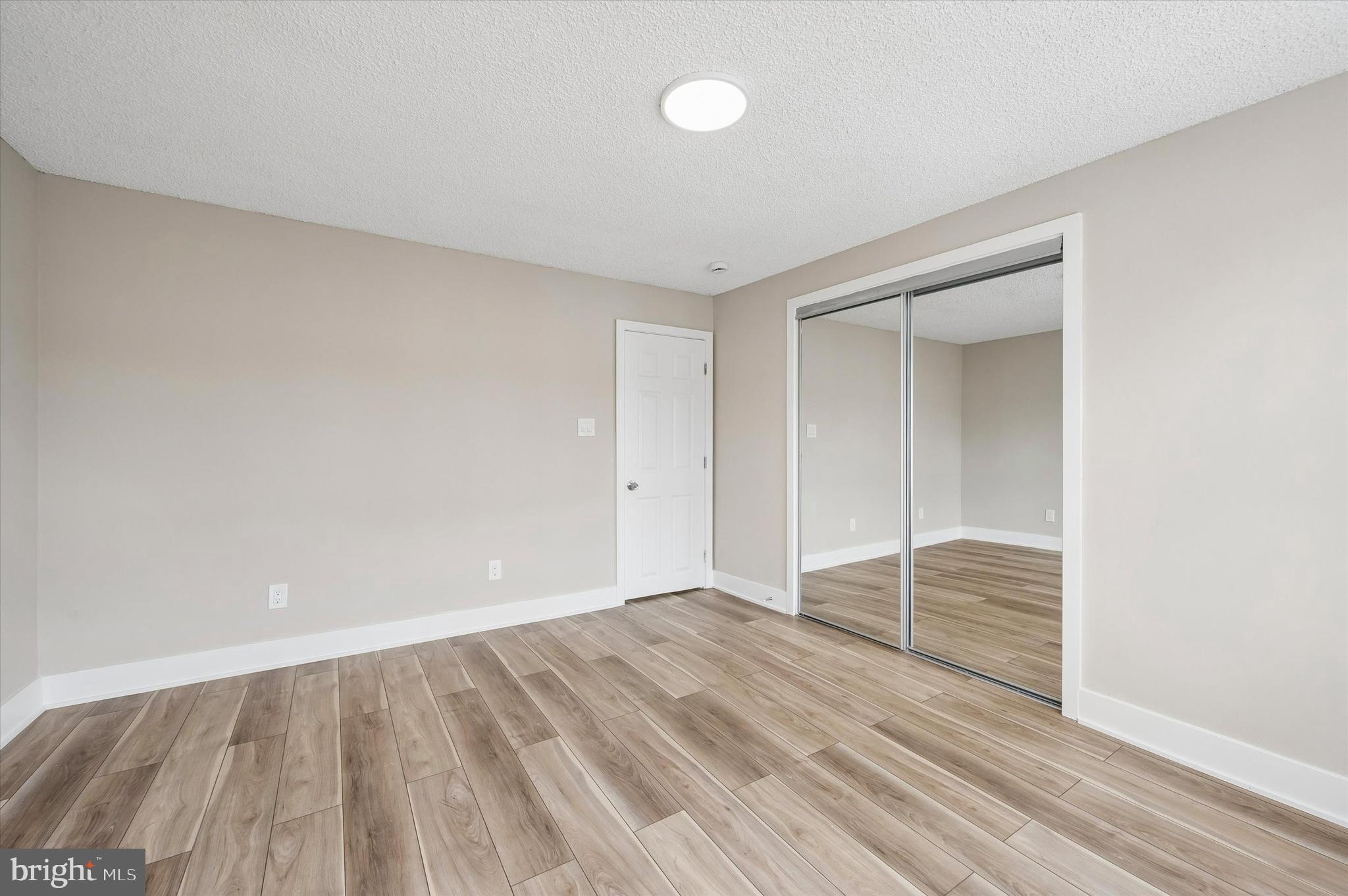 ELMWOOD PARK - Residential