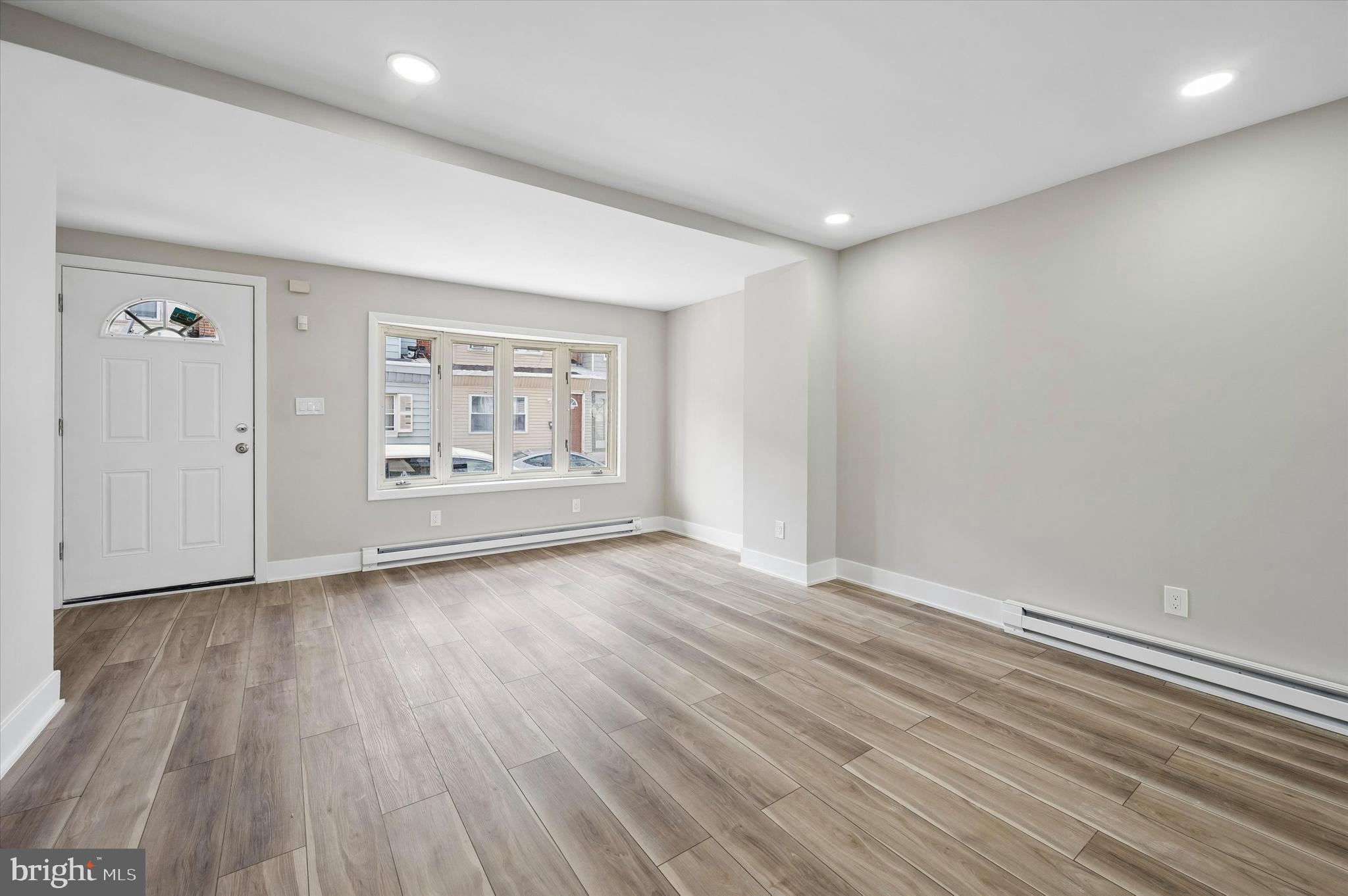 ELMWOOD PARK - Residential