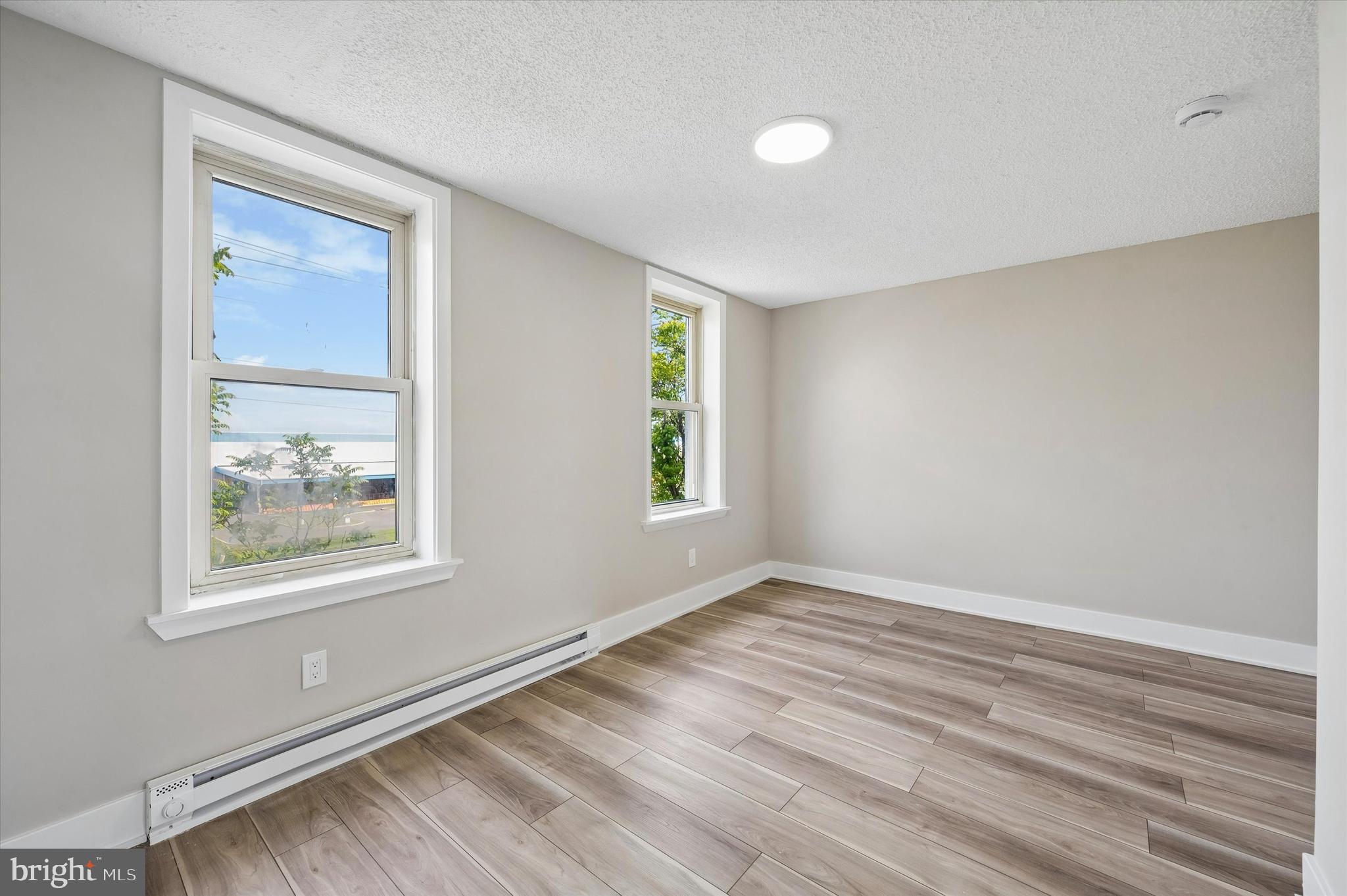 ELMWOOD PARK - Residential