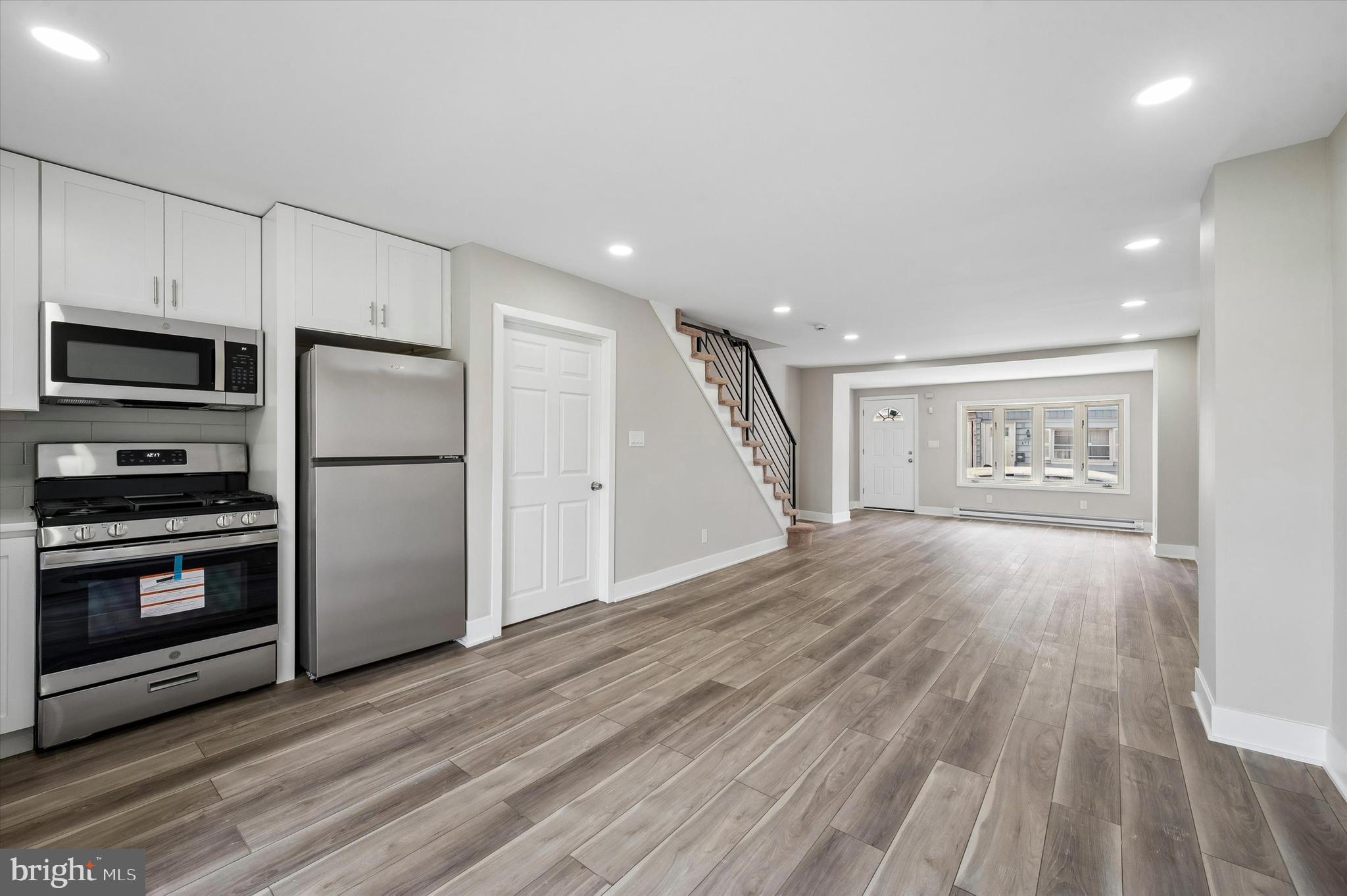 ELMWOOD PARK - Residential