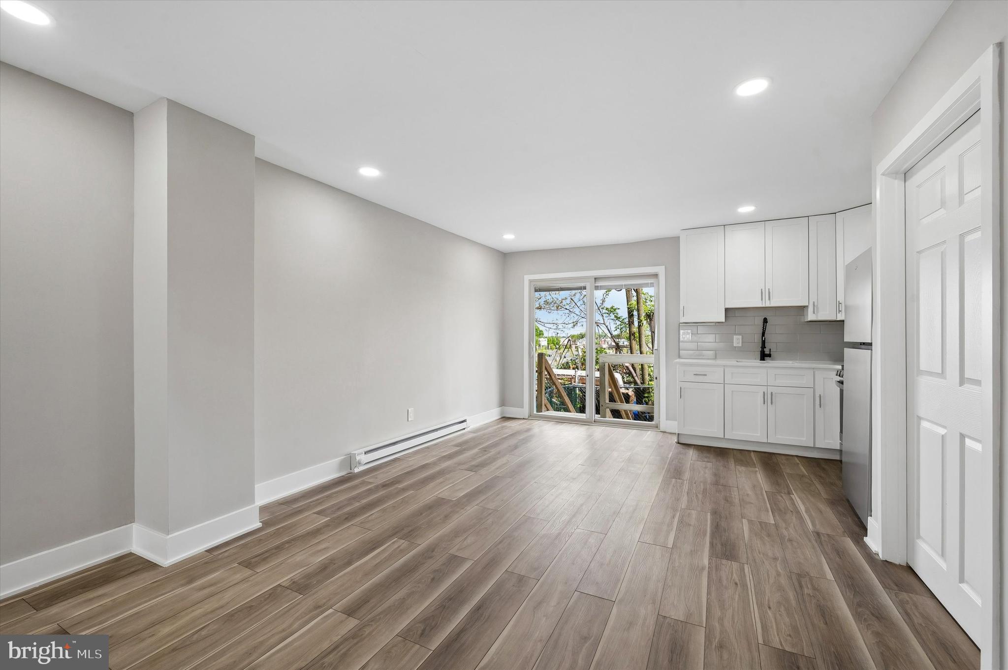 ELMWOOD PARK - Residential
