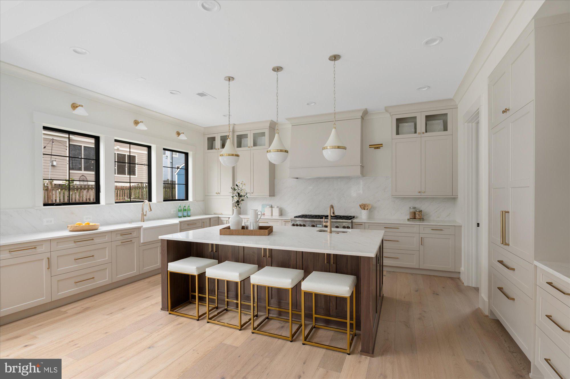 YORKTOWN - Residential