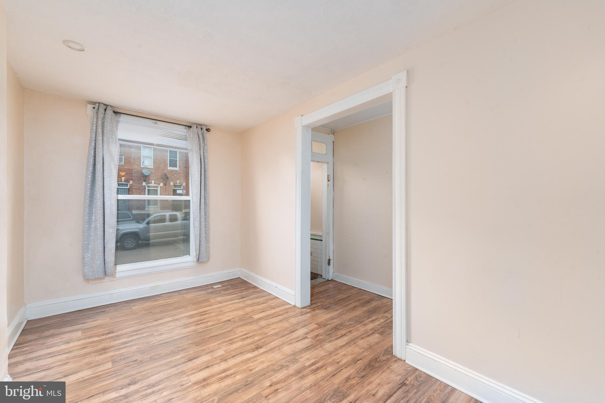 MILL HILL - Residential