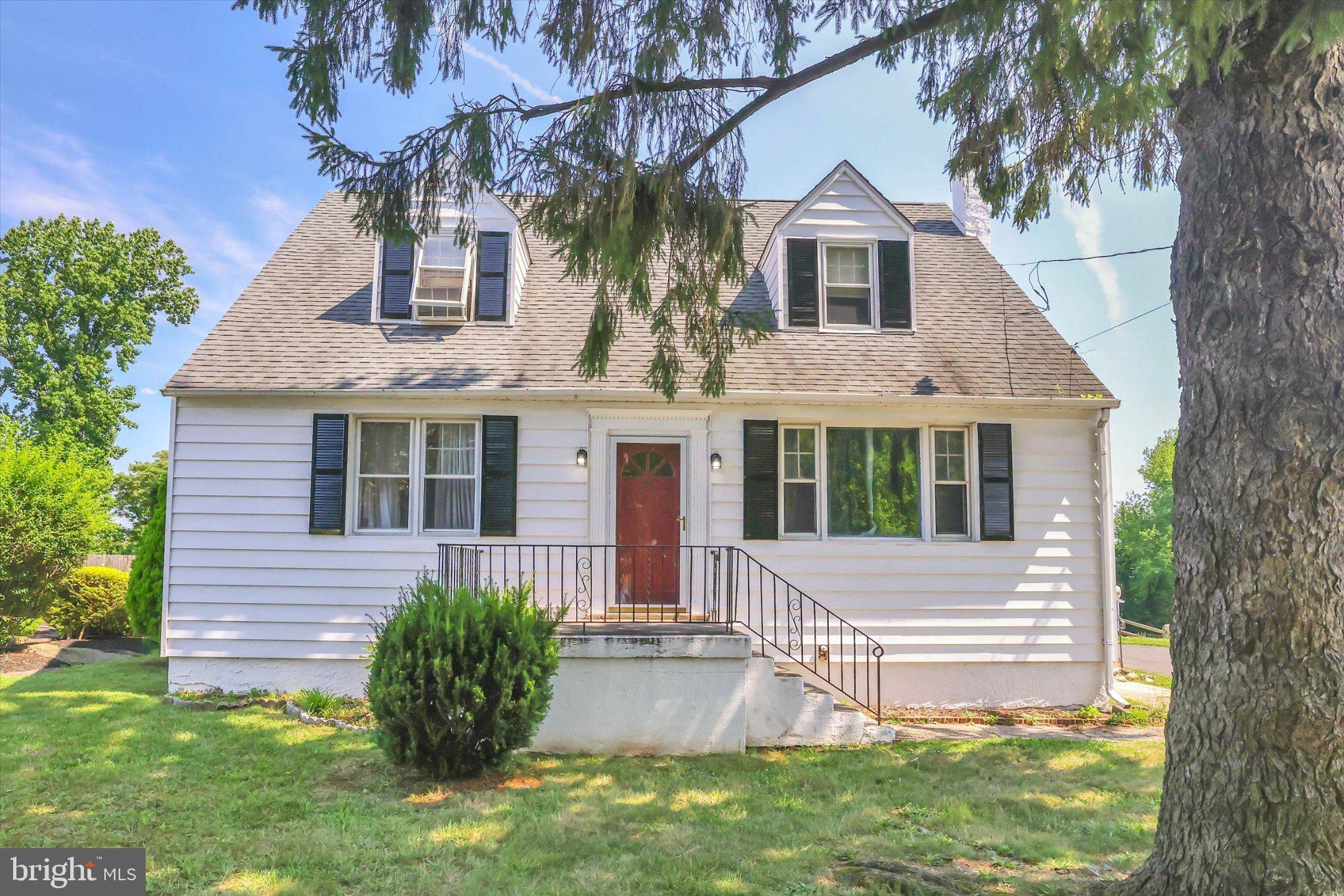 Welcome to 4101 Naamans Creek Rd. This spacious and charming expanded Cape Cod offering nearly 2,000 square feet of comfortable living space features 5 bedrooms, 2 bathrooms, and endless possibilities for customization. This move-in ready home is perfect for growing families, multigenerational living, or anyone seeking flexible living space. Step inside to find beautiful hardwood floors. The main level offers two generously sized bedrooms and a full bath.
The heart of the home is the spacious eat-in kitchen, complete with ample cabinetry and generous counter space. Upstairs, you'll discover three additional bedrooms, a comfortable sitting area, and a full modern-styled bathroom. The full unfinished basement provides exceptional storage and unlimited opportunities for future expansion for a home gym, workshop, or recreation room.
Outside, enjoy a backyard ready for entertaining, gardening, or play, along with a long driveway leading to an oversized detached two-car garage offering abundant parking and storage.
Conveniently located near shopping, dining, major highways, and Delaware state line, this home combines space, character, and opportunity in one exceptional package. Don't miss your chance to own this versatile home with incredible potential. Schedule your private showing today and imagine the possibilities!
Correct Address is 4101 Naamans Creek Rd, Upper Chichester, PA 19061