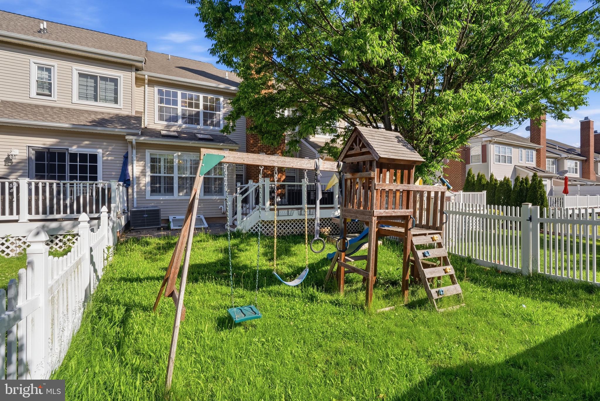 IVYLAND VILLAGE - Residential
