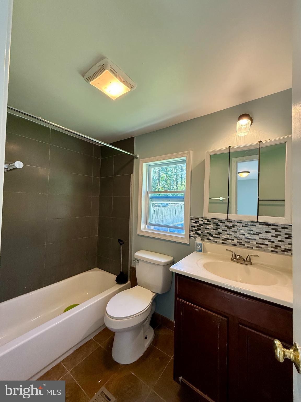 LYONS CREEK MOBILE ESTATES - Residential