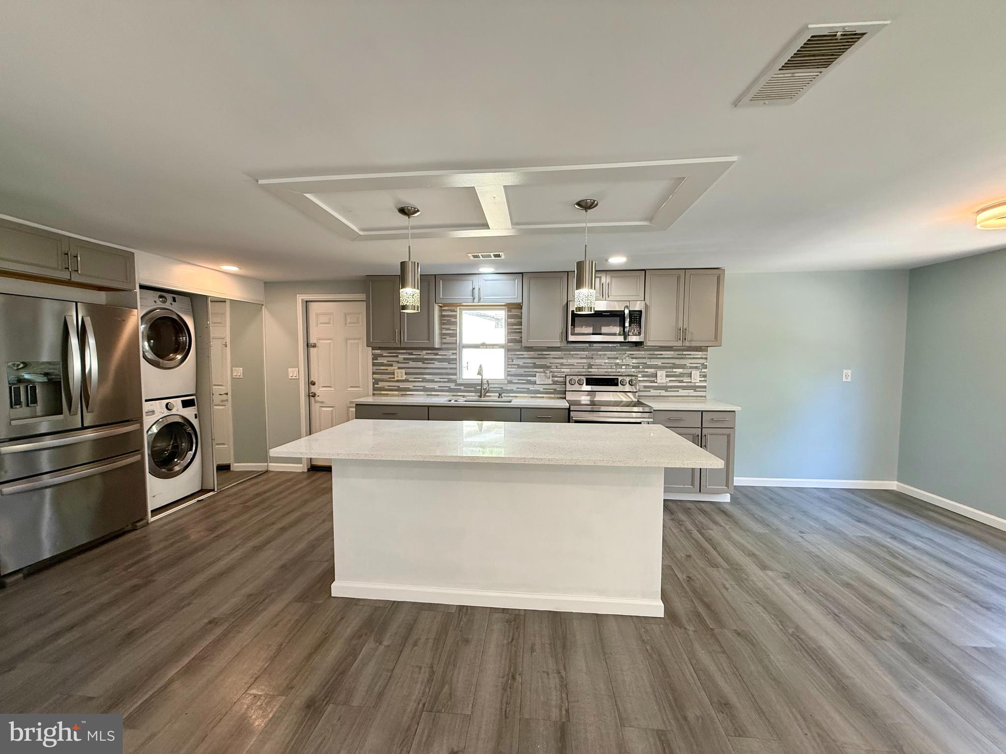 LYONS CREEK MOBILE ESTATES - Residential