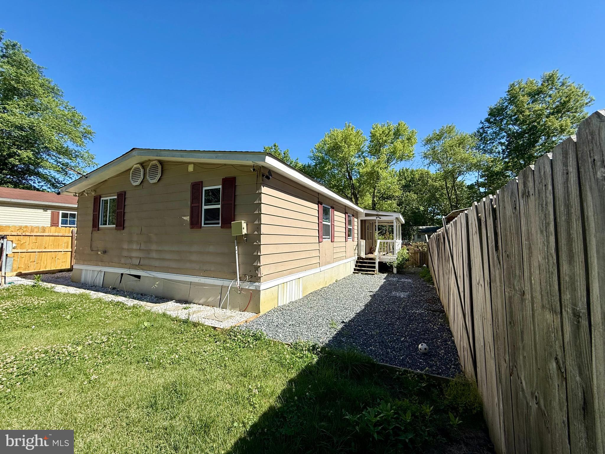 LYONS CREEK MOBILE ESTATES - Residential
