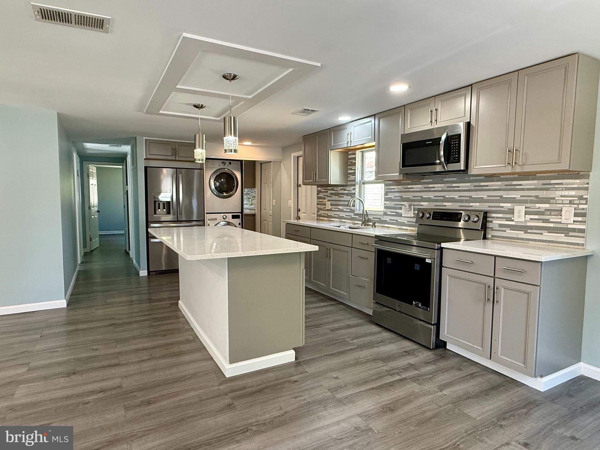 LYONS CREEK MOBILE ESTATES - Residential