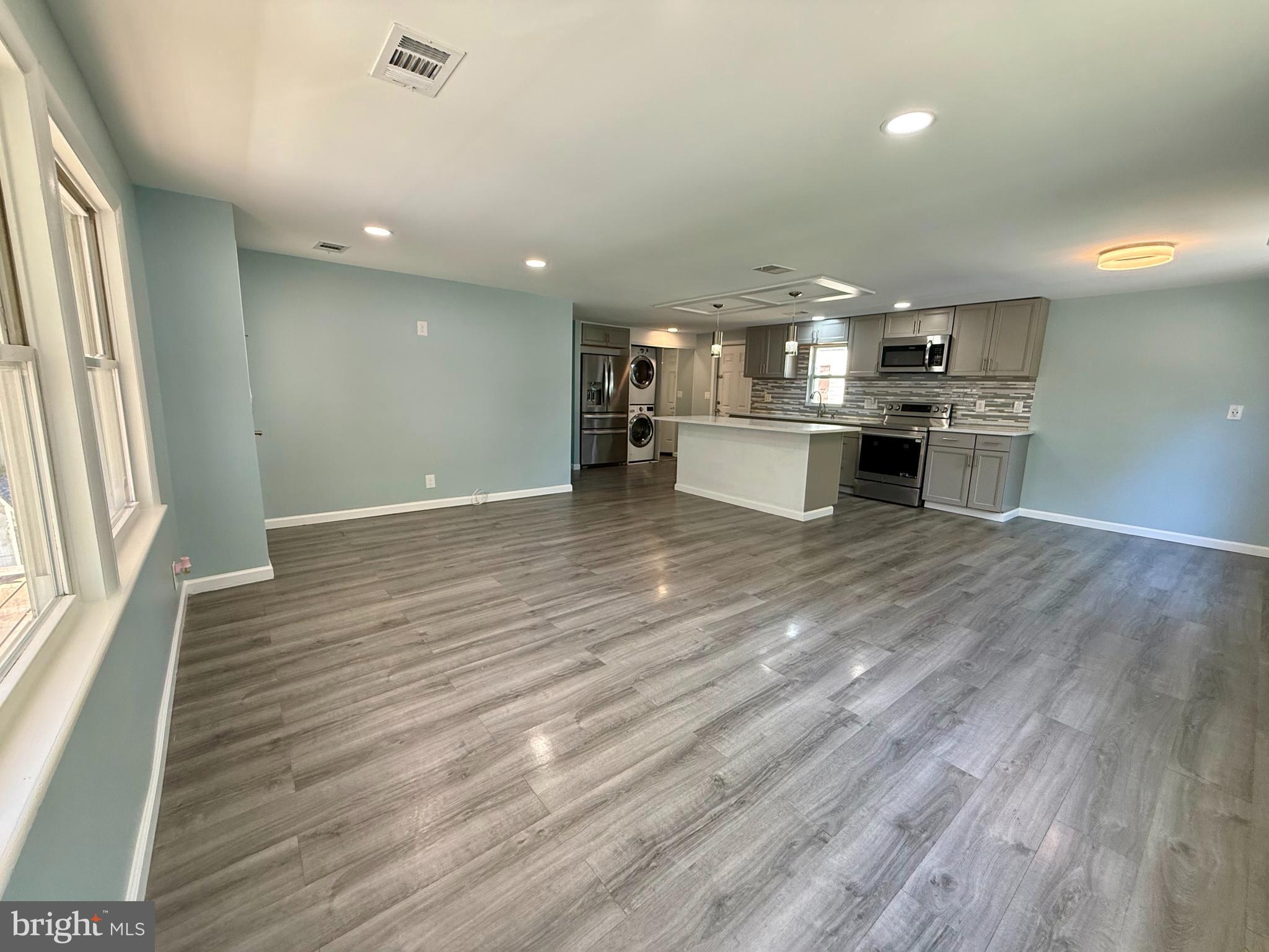 LYONS CREEK MOBILE ESTATES - Residential