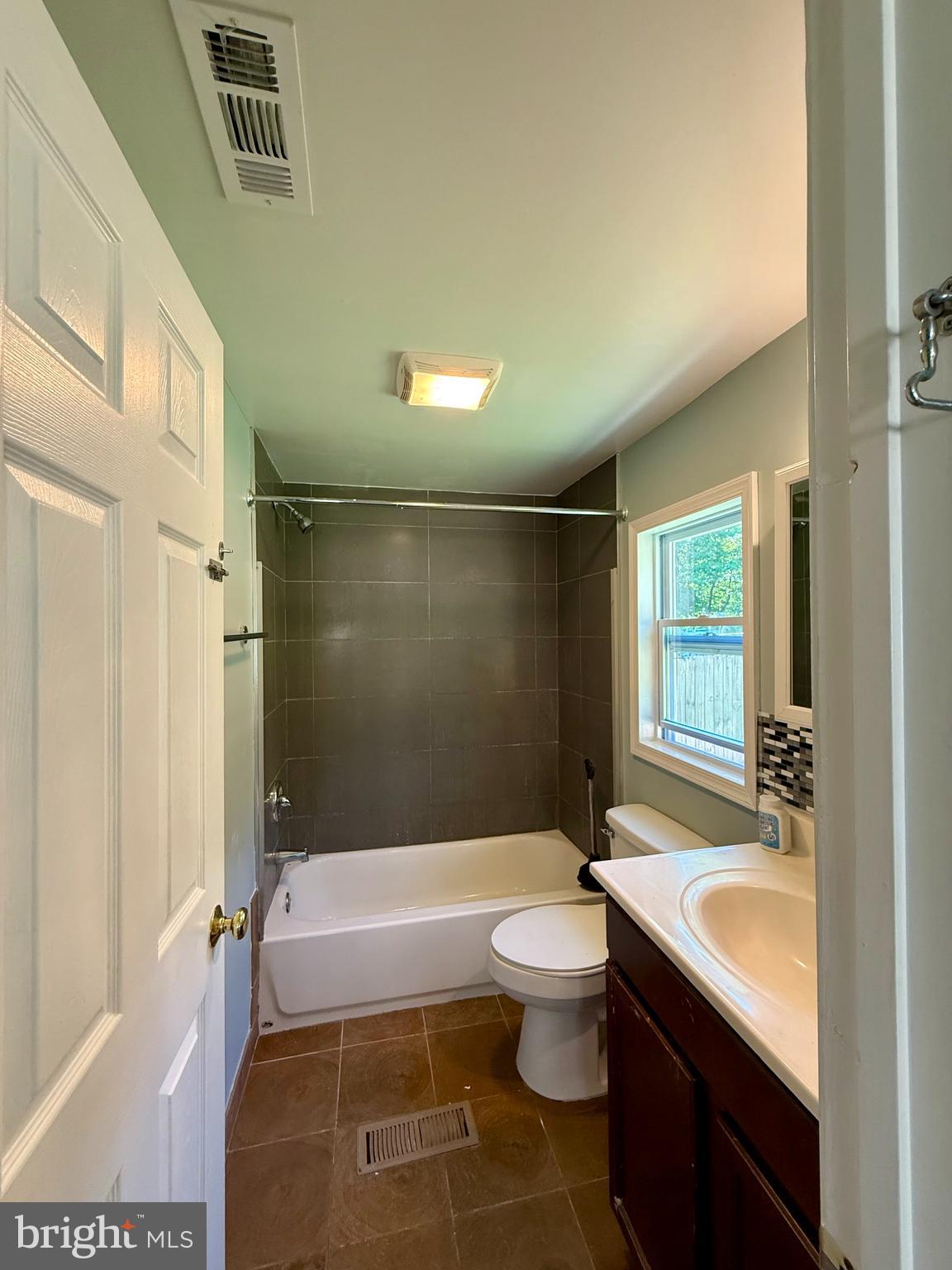 LYONS CREEK MOBILE ESTATES - Residential