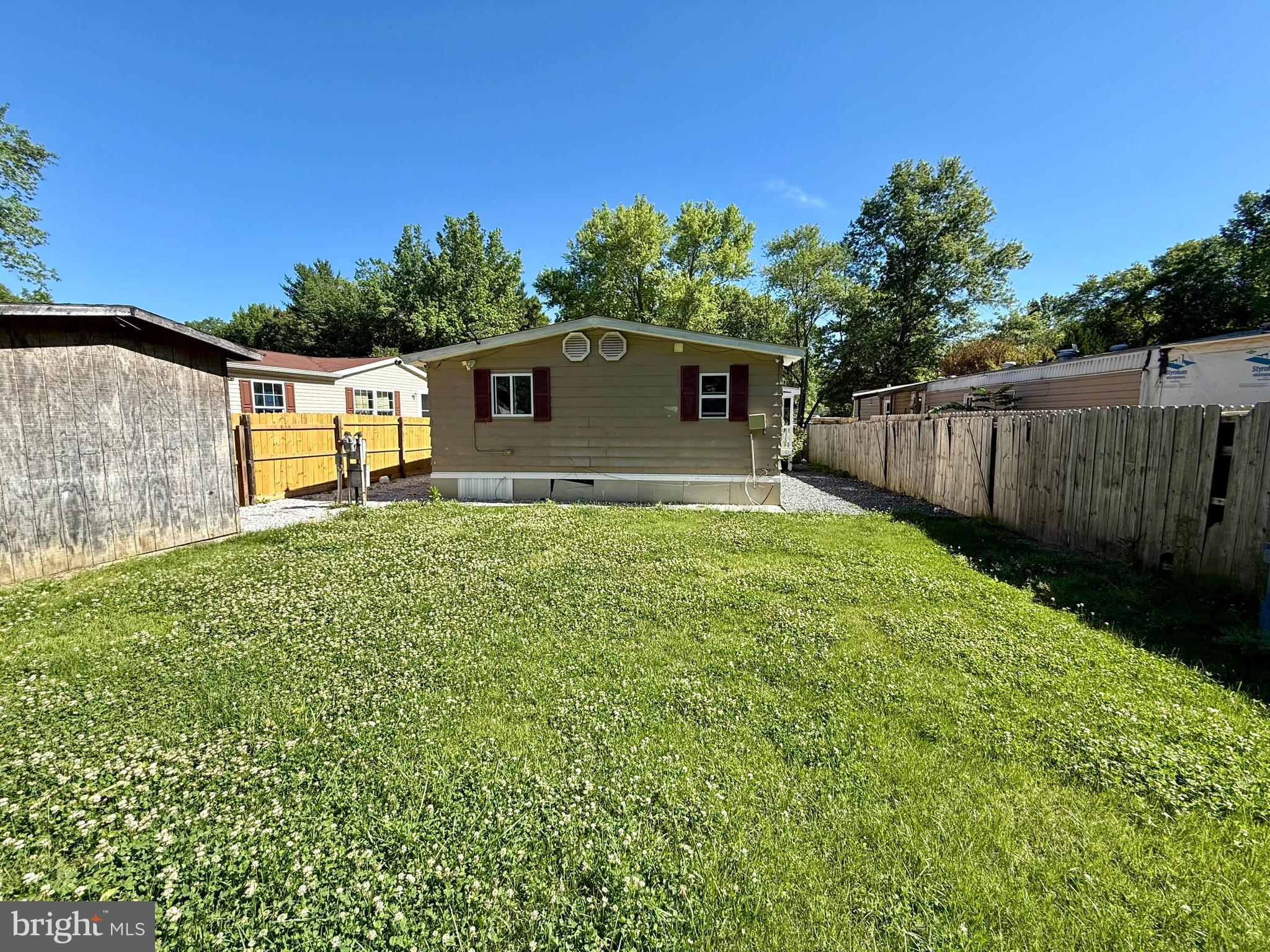 LYONS CREEK MOBILE ESTATES - Residential