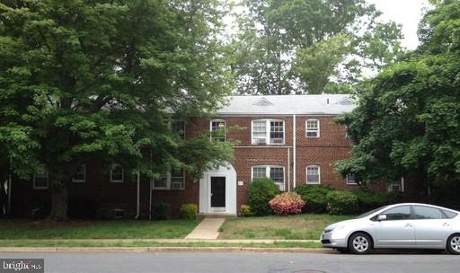 Great opportunity for investors looking for a multi- unit property this property is close to downtown DC.
Fully occupied building in Westover.  Eight one-bedroom apartments. Most tenants are on a month to month.