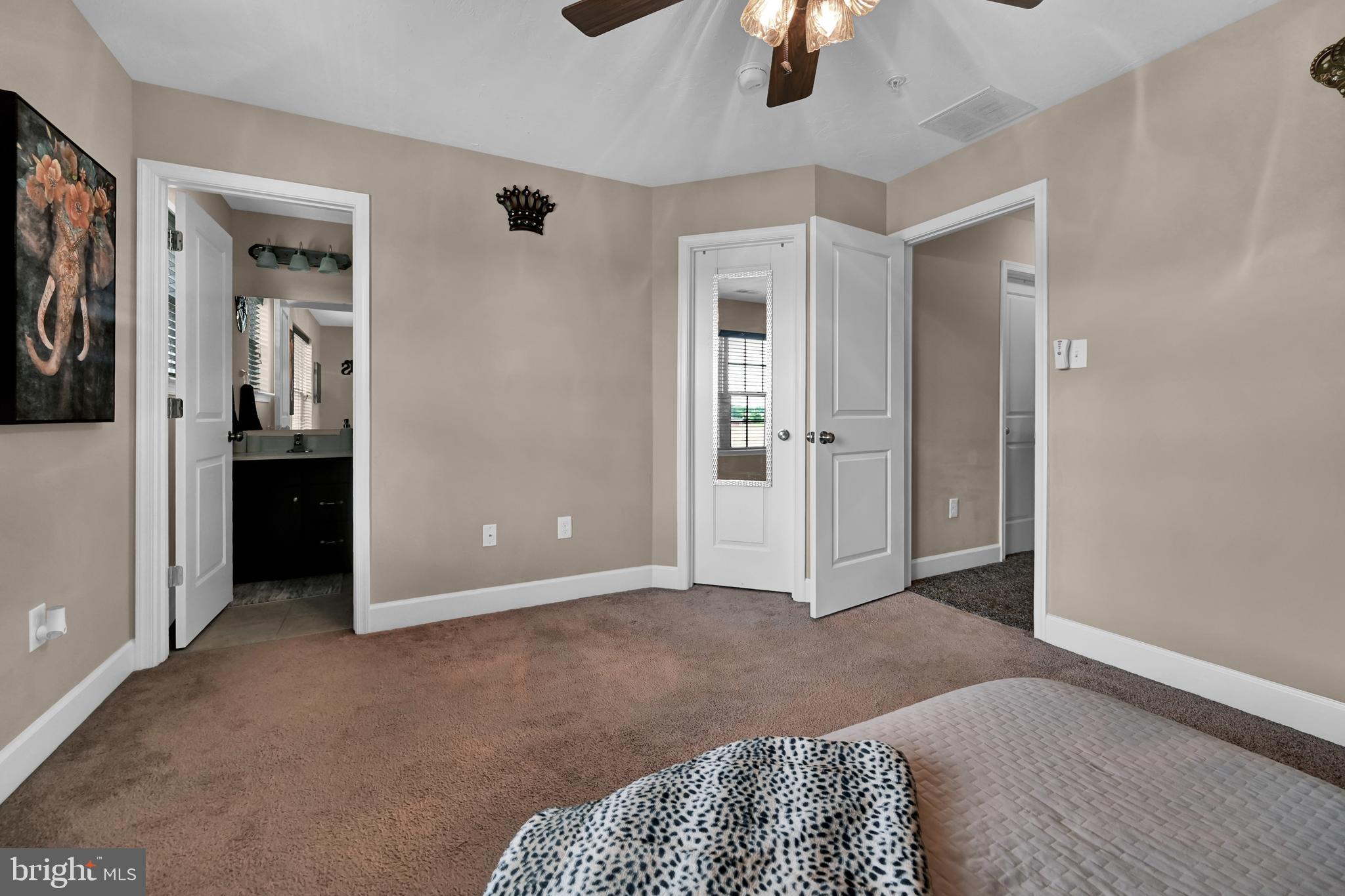 OXFORD GLEN - Residential