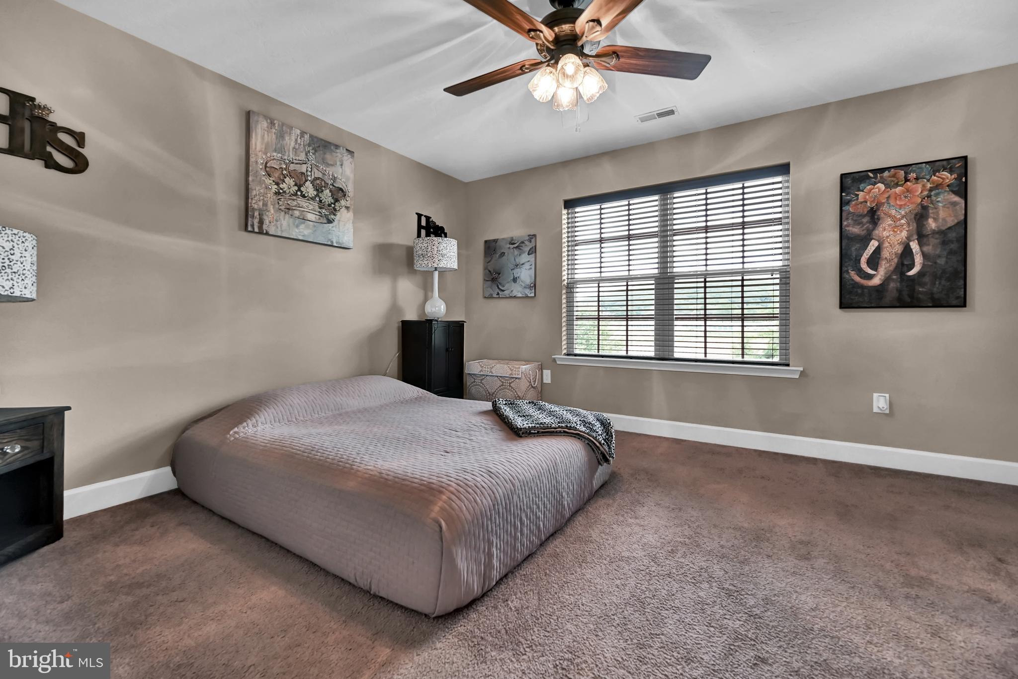 OXFORD GLEN - Residential