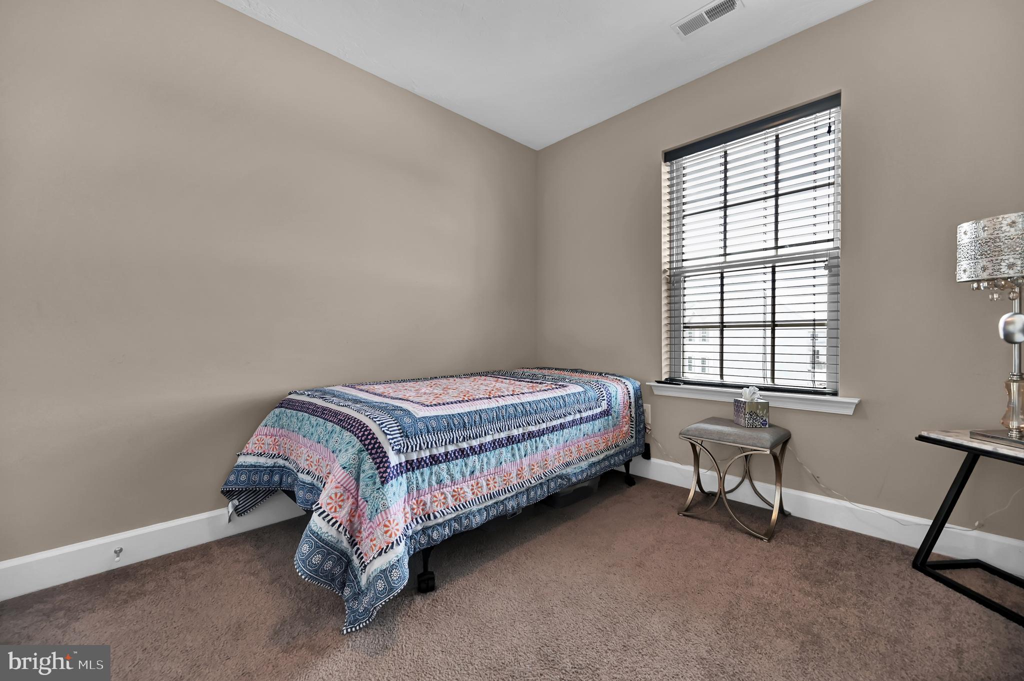 OXFORD GLEN - Residential