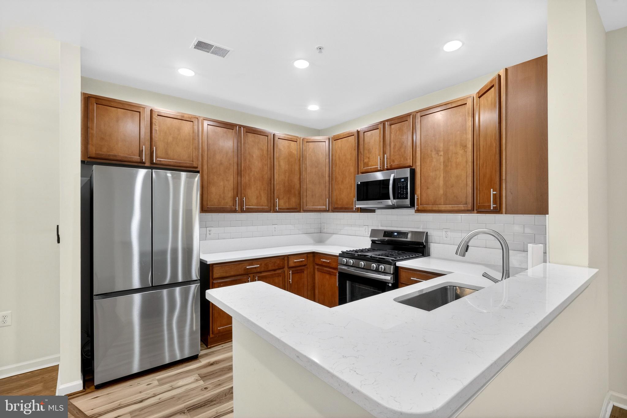 THE ADDISON AT ST PAUL - Residential