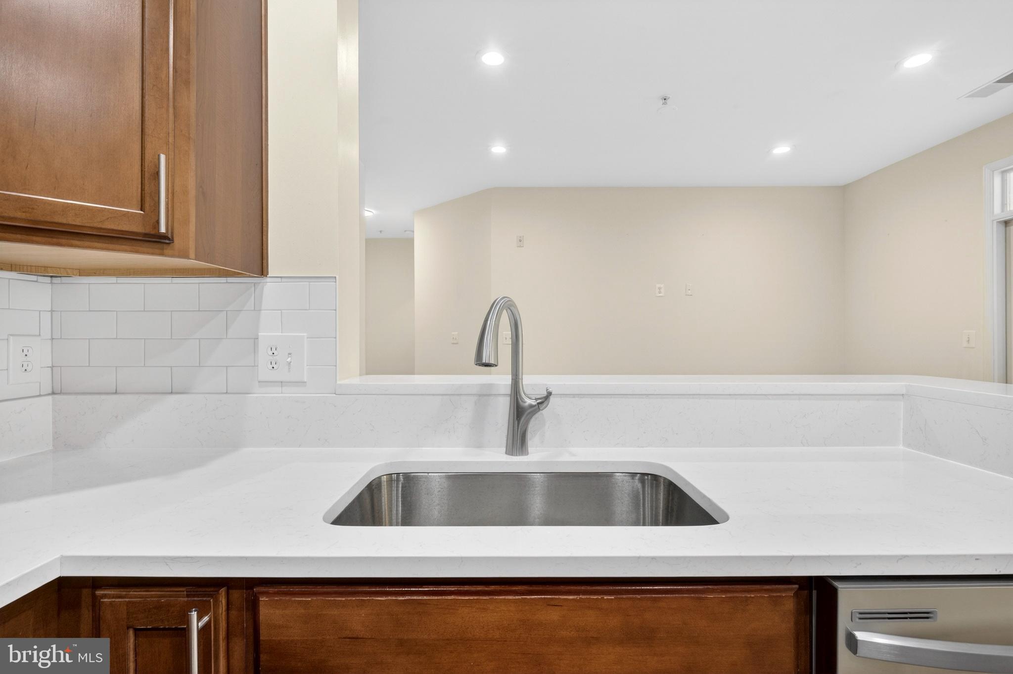THE ADDISON AT ST PAUL - Residential